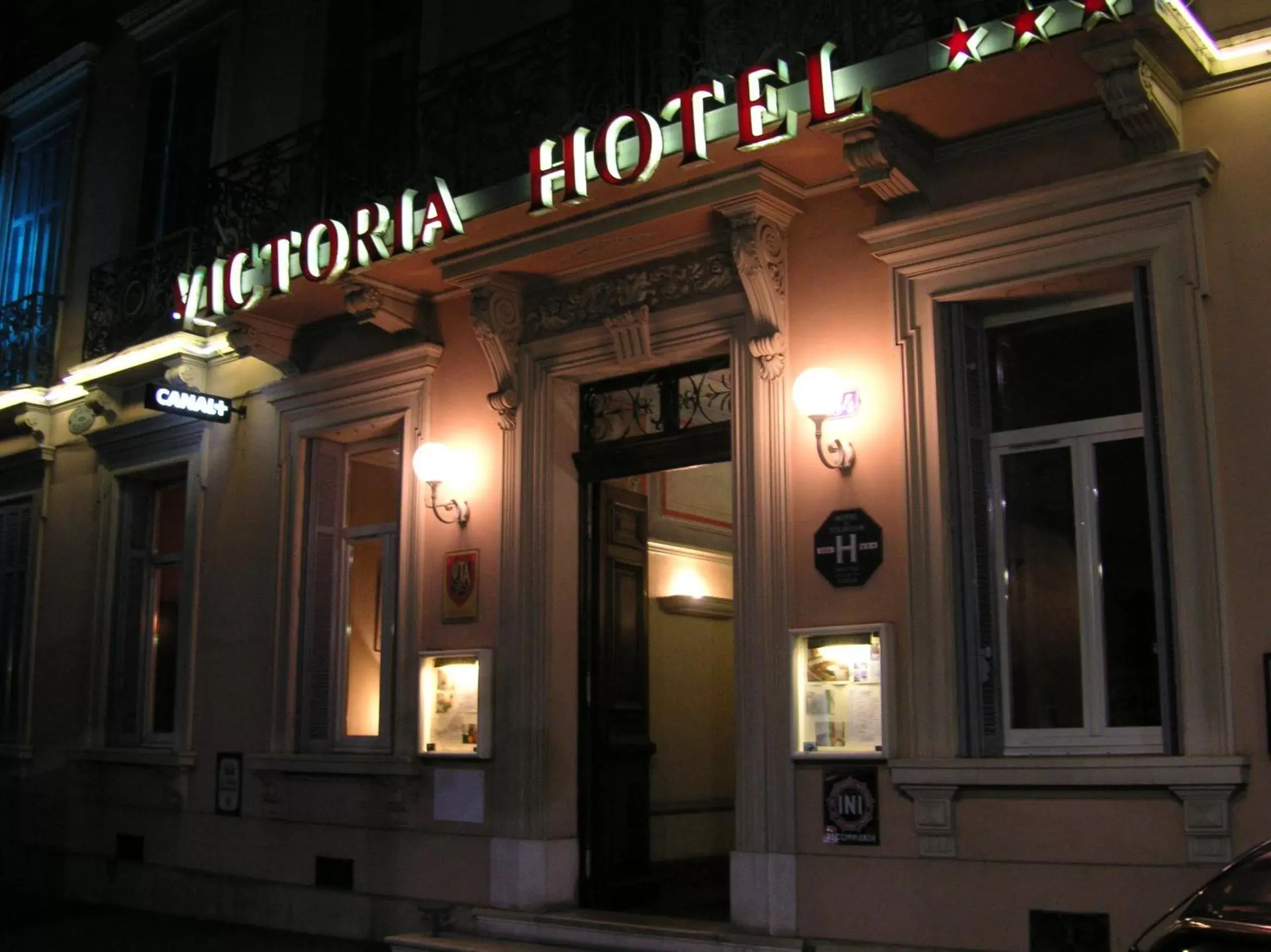 Property building in Hôtel Le Victoria