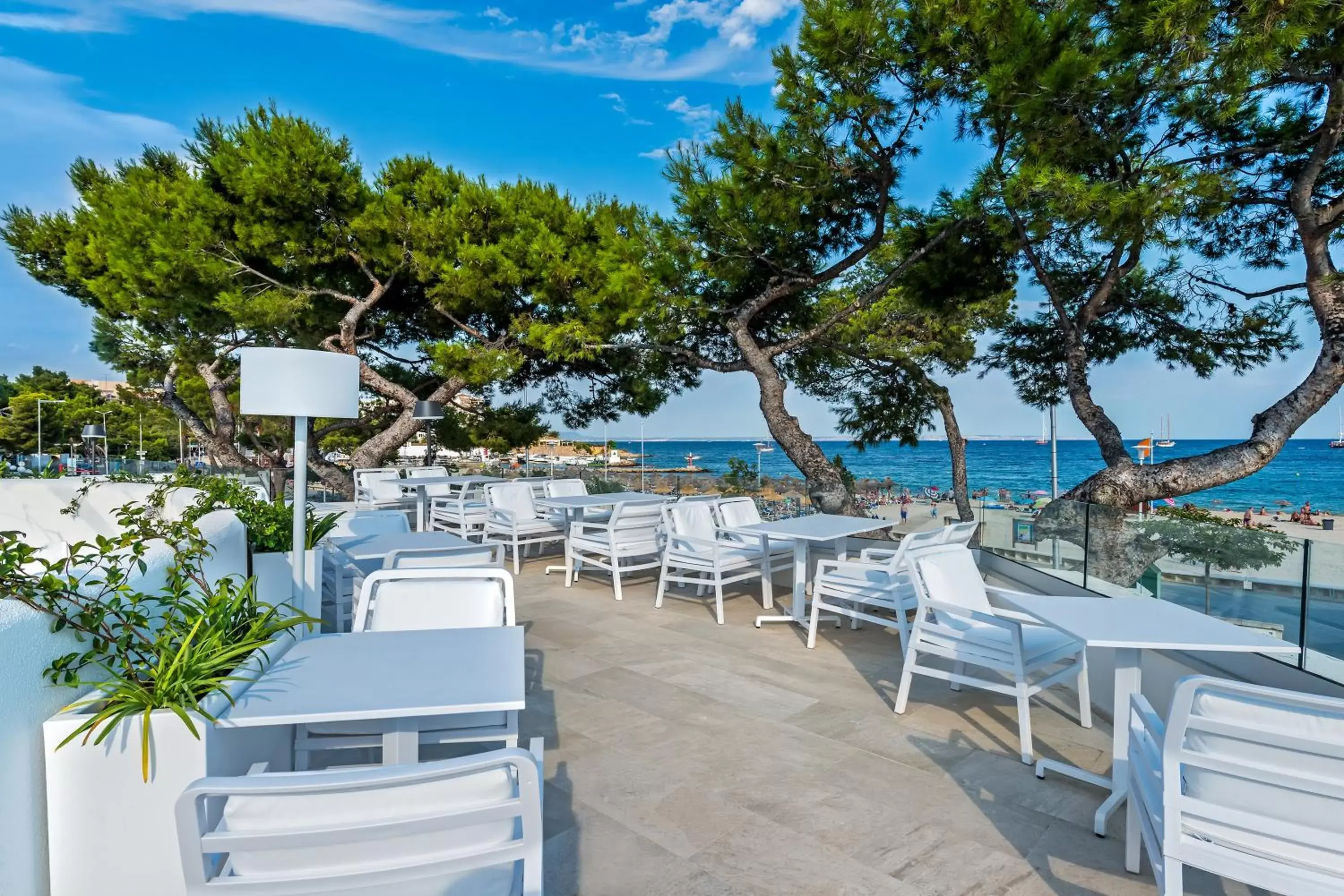 Lounge or bar in FERGUS Style Palmanova - Adults Only Lounge or bar in FERGUS Style Palmanova - Adults Only