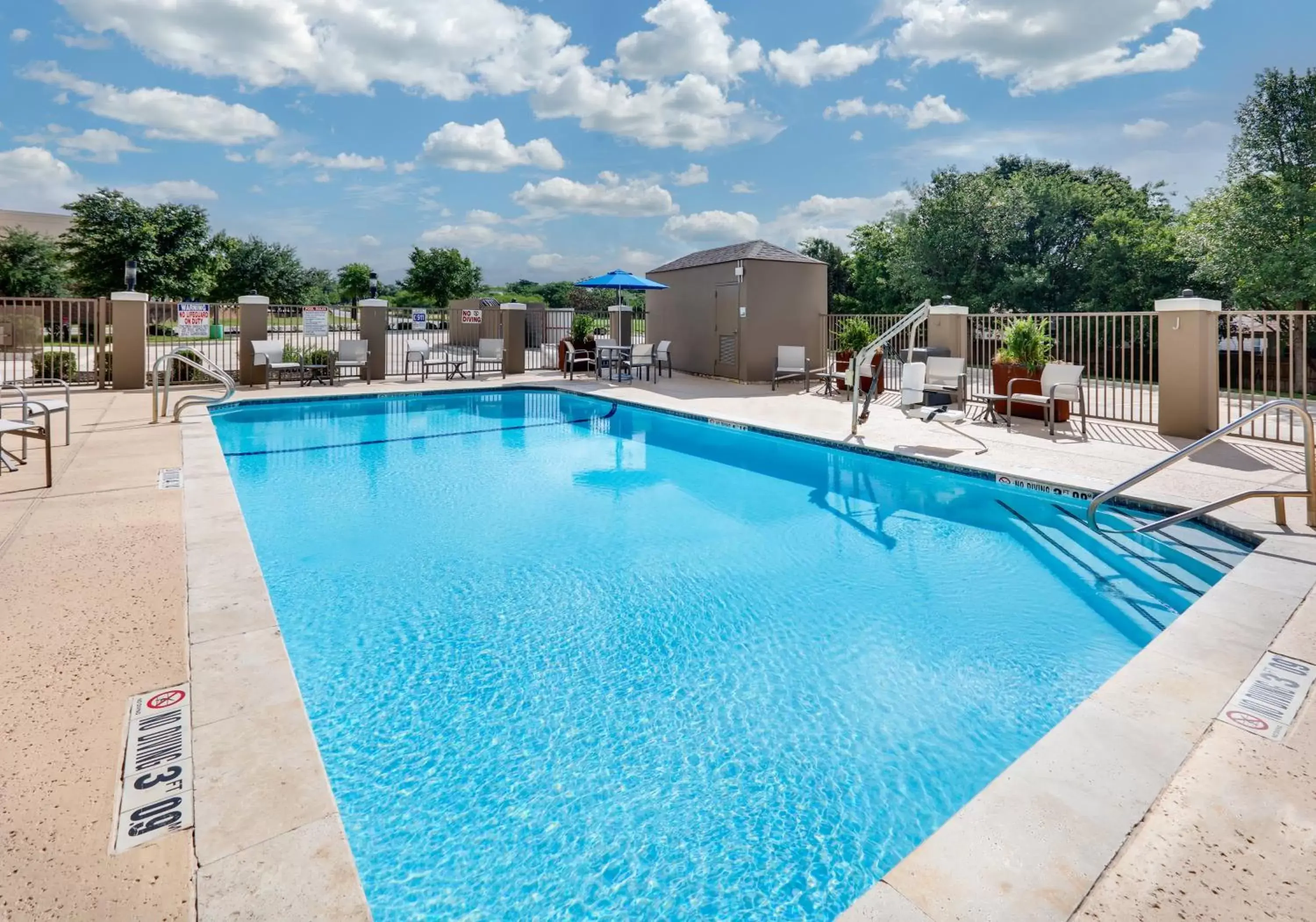 Swimming Pool in Holiday Inn Express Northwest near Sea World, an IHG Hotel