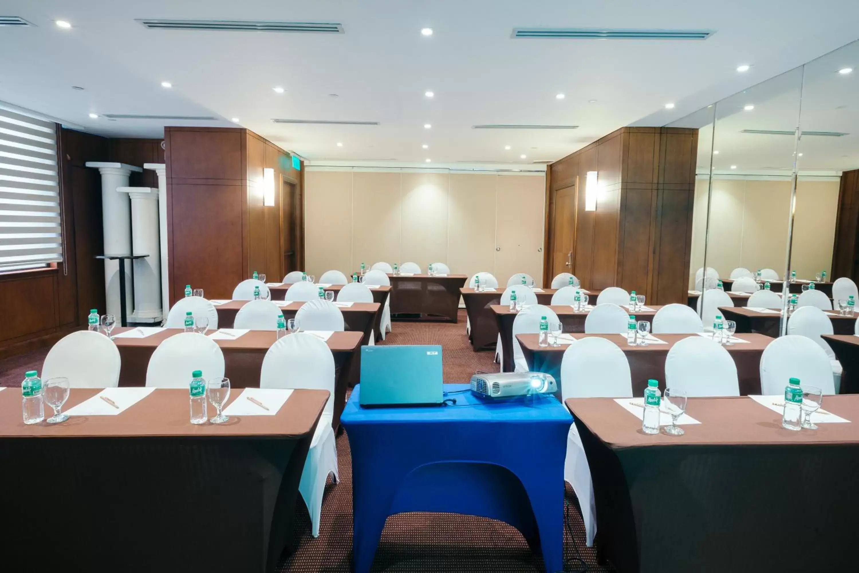 Banquet/Function facilities, Business Area/Conference Room in City Garden Hotel Makati