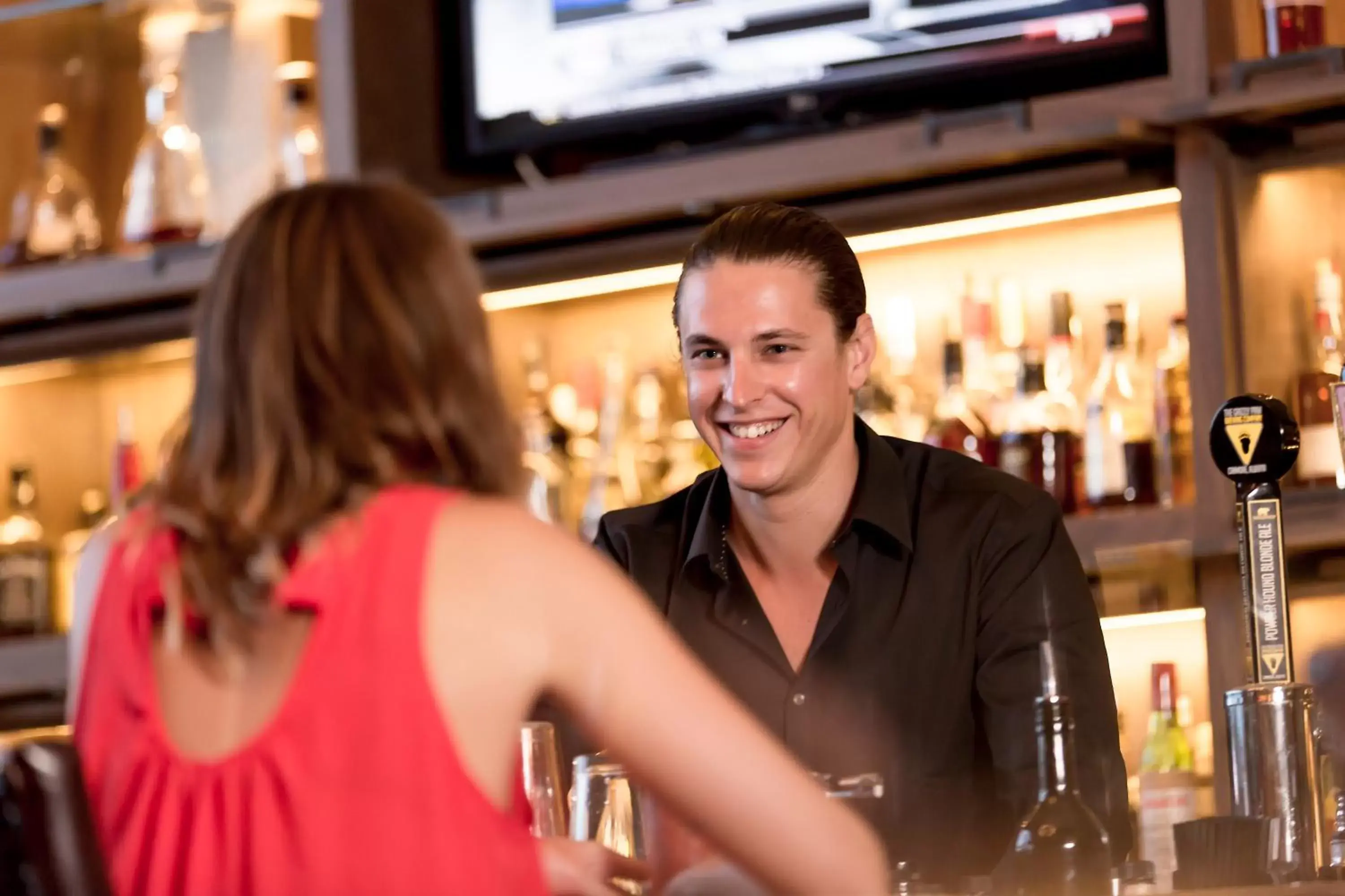 Lounge or bar in Fairmont Jasper Park Lodge