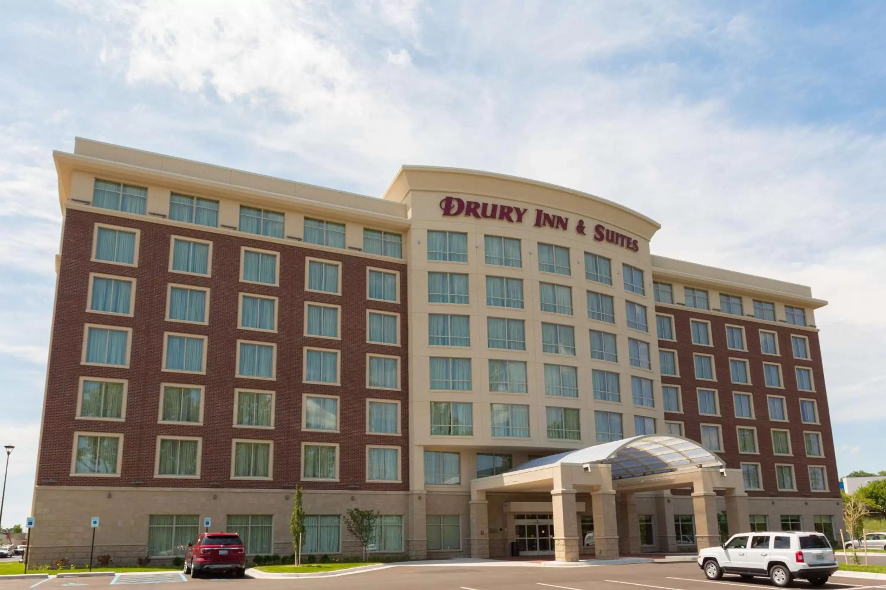 Property Building in Drury Inn & Suites Grand Rapids