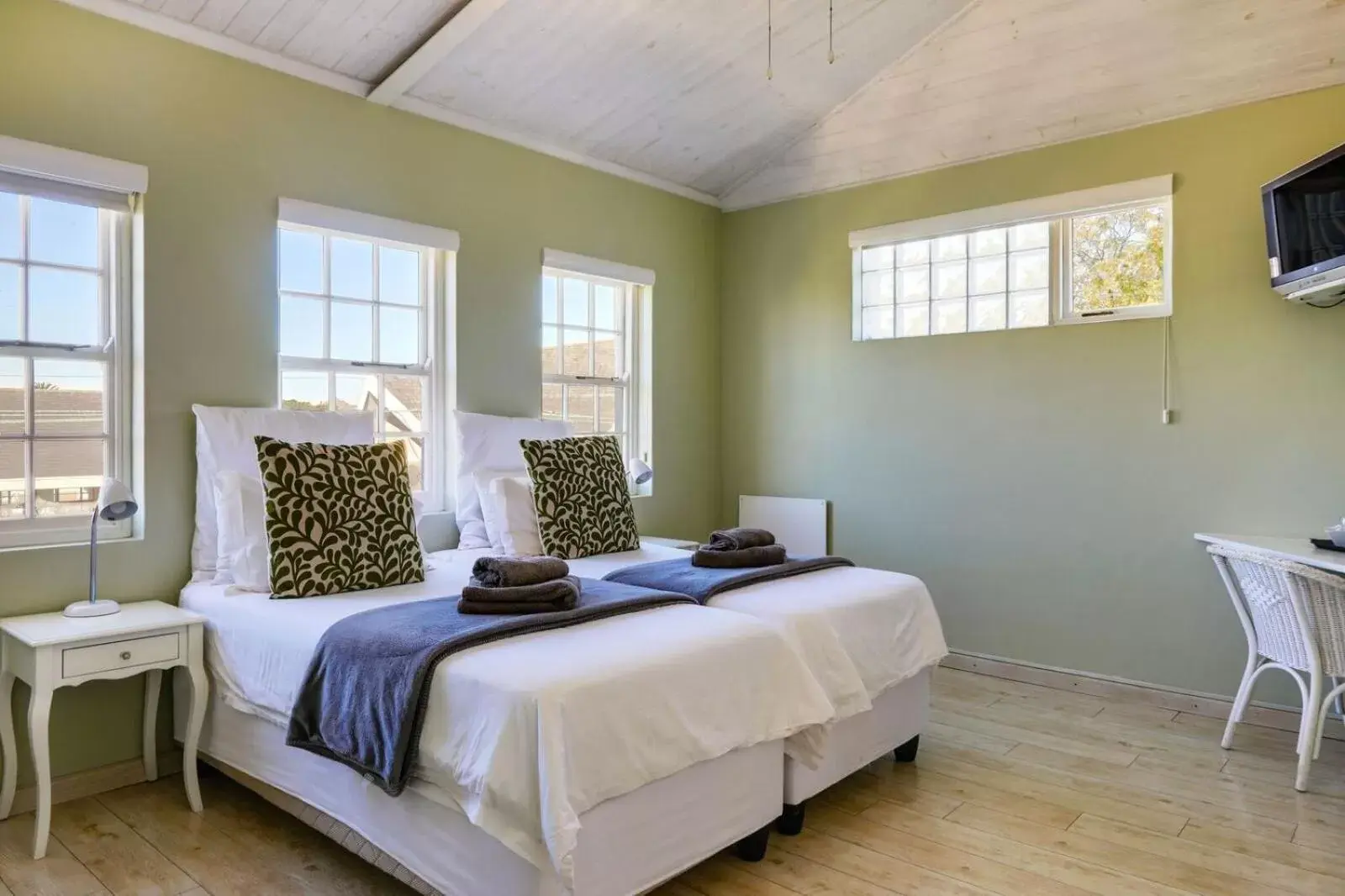 Standard Twin Room in Villa Garda B&B Standard Twin Room in Villa Garda B&B