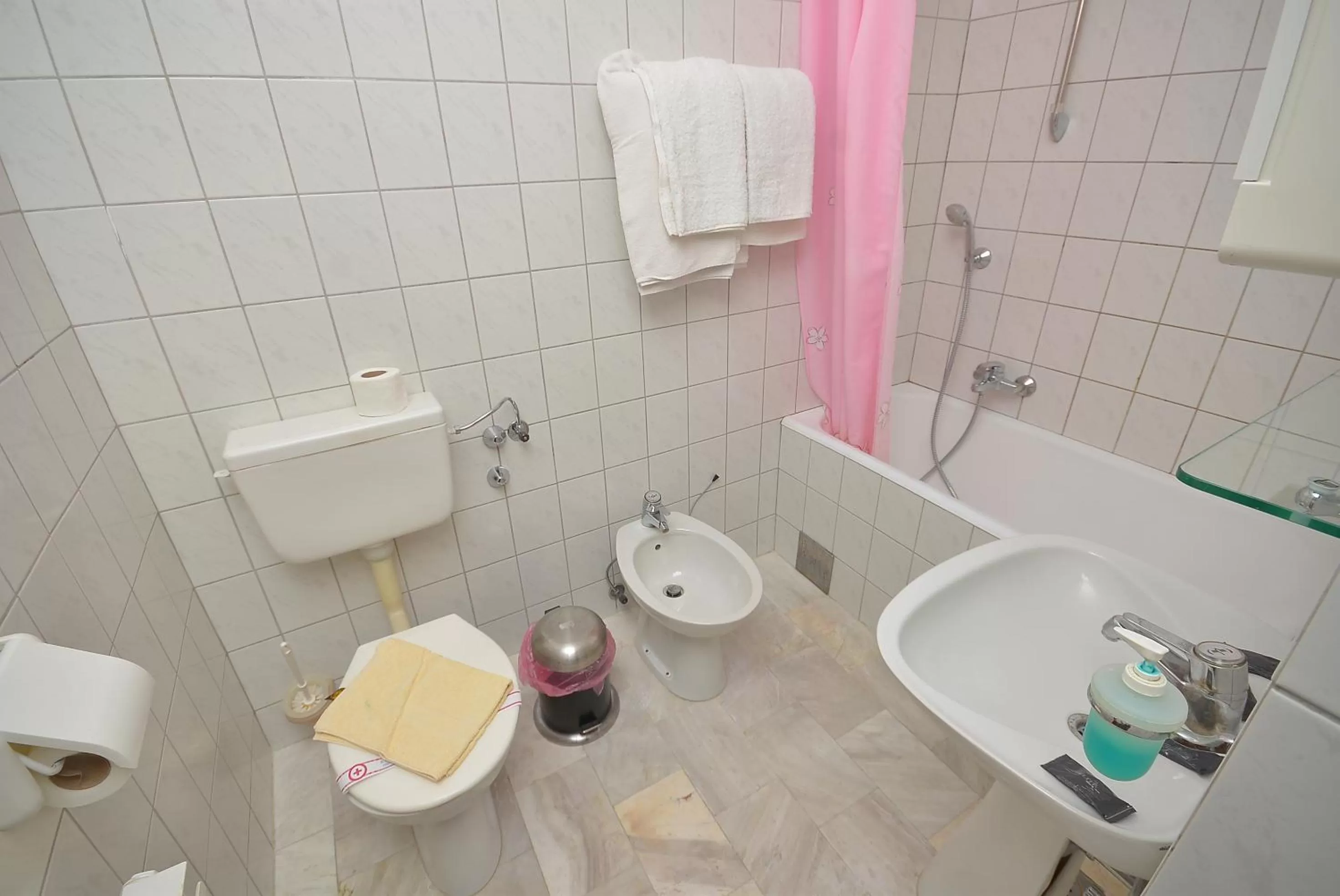 Bathroom in Hotel Vila Margot