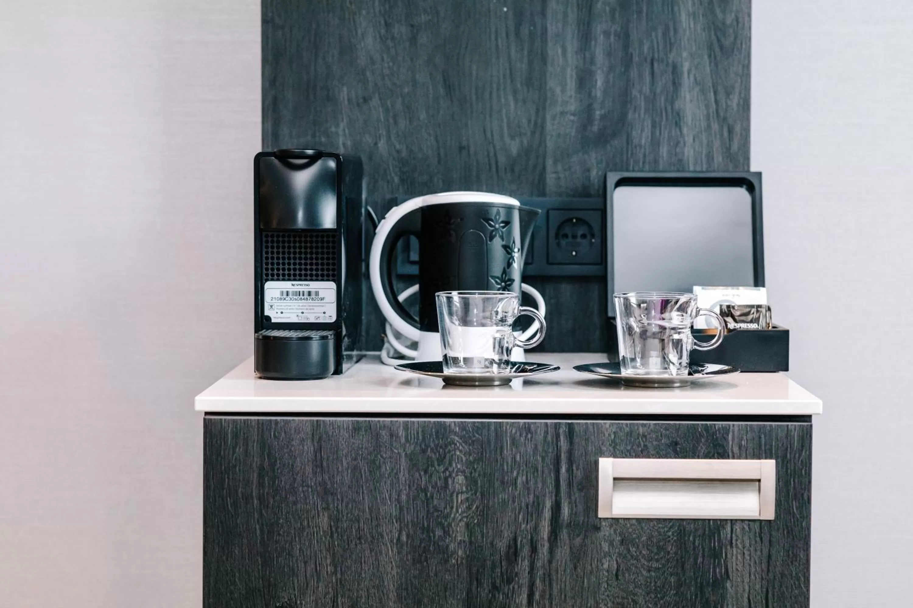 Coffee/tea facilities in Amsterdam Beach Hotel