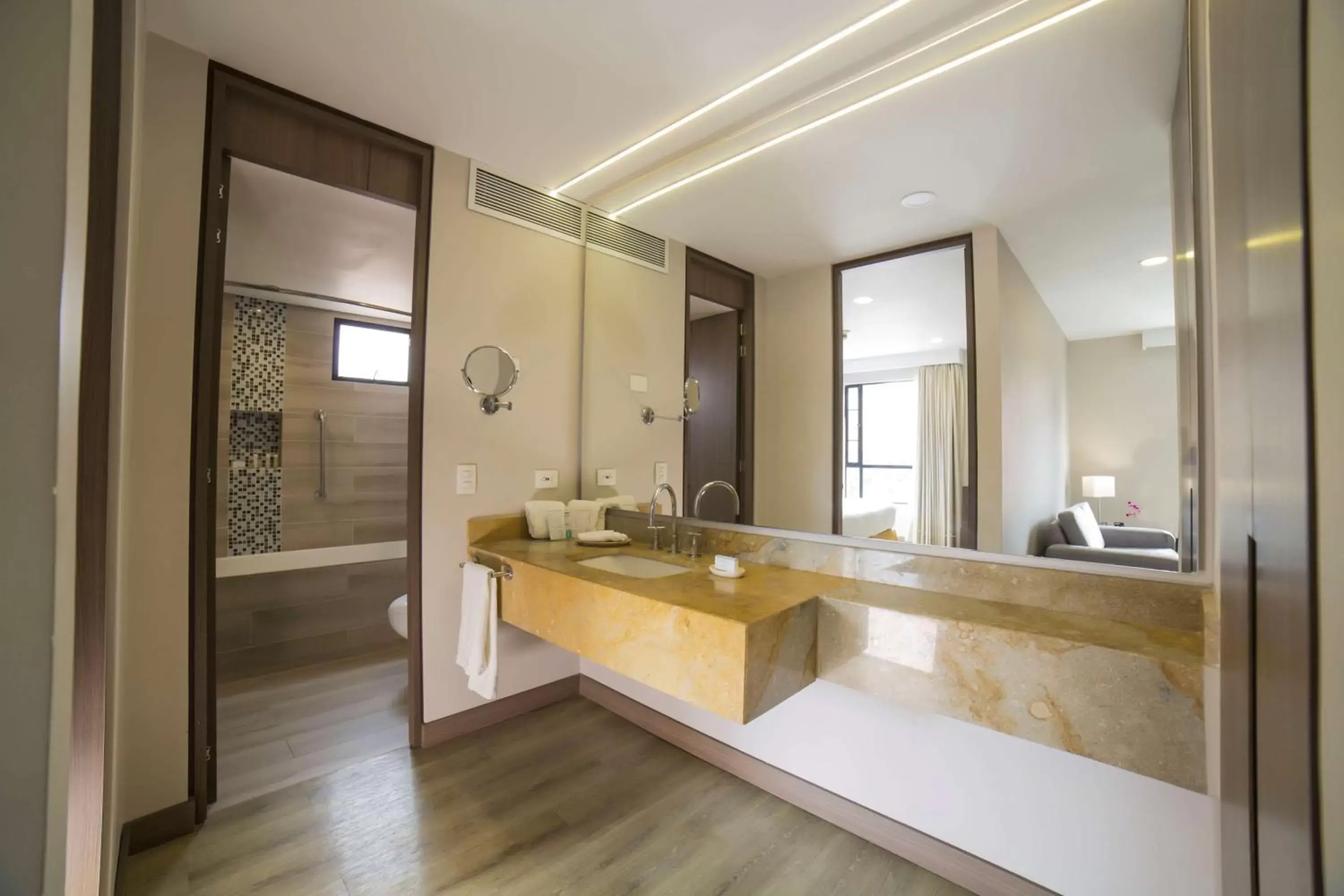 Bathroom in Embassy Suites by Hilton Bogotá - Rosales