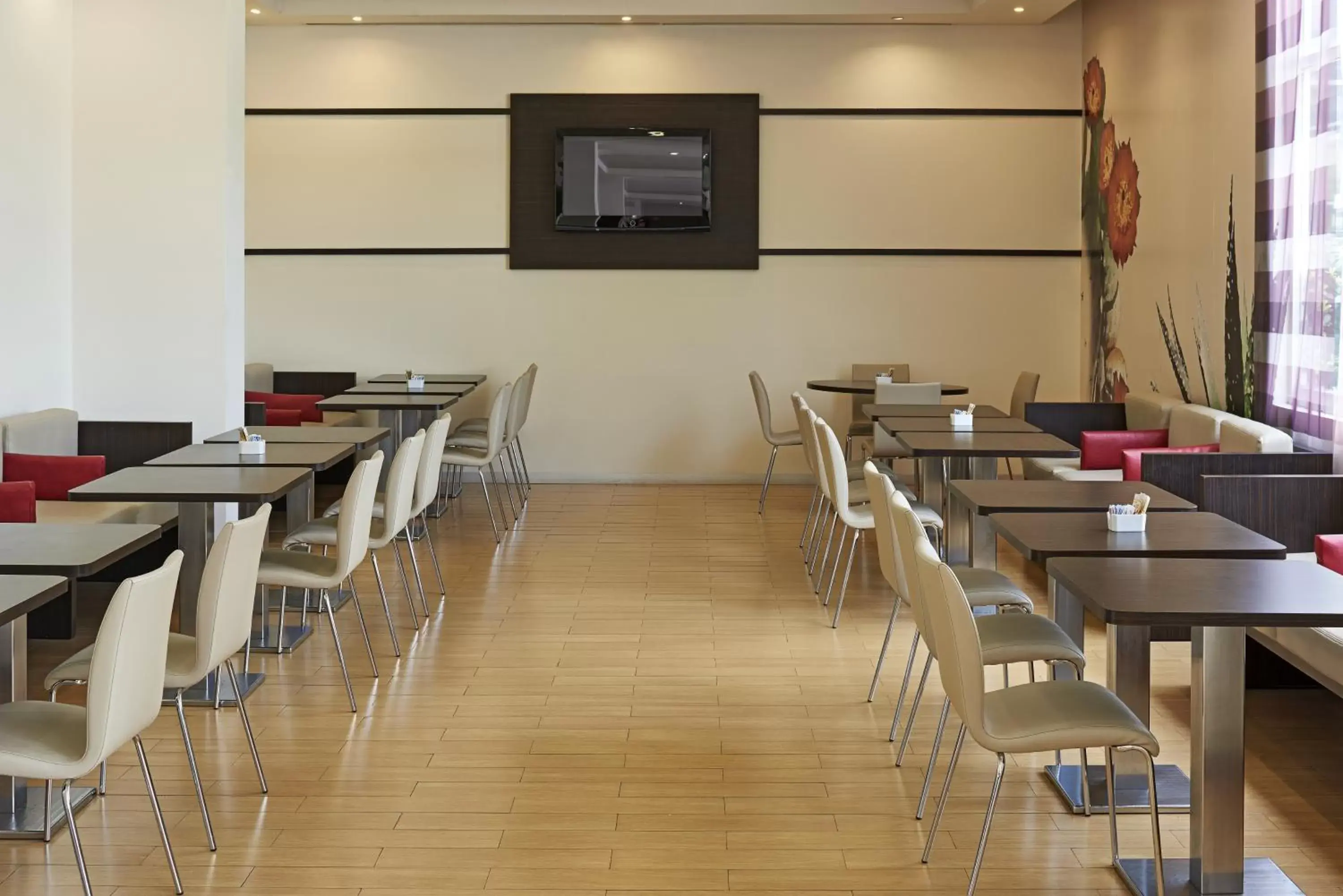 Restaurant/places to eat in Ibis Monterrey Valle Restaurant/places to eat in Ibis Monterrey Valle