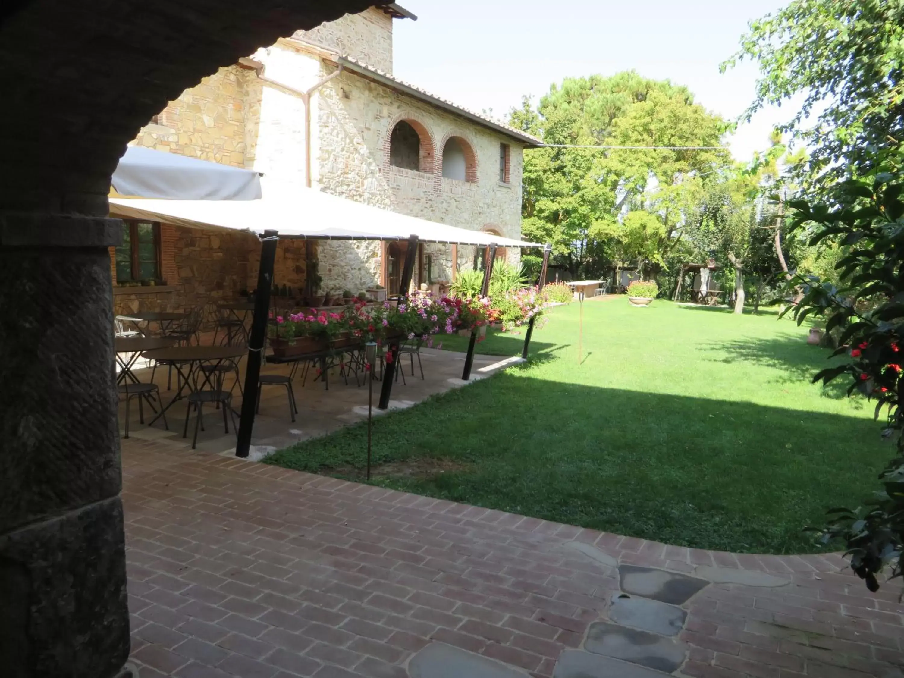 Facade/entrance, Property Building in B&B Le Caselle "Il Baraccotto"