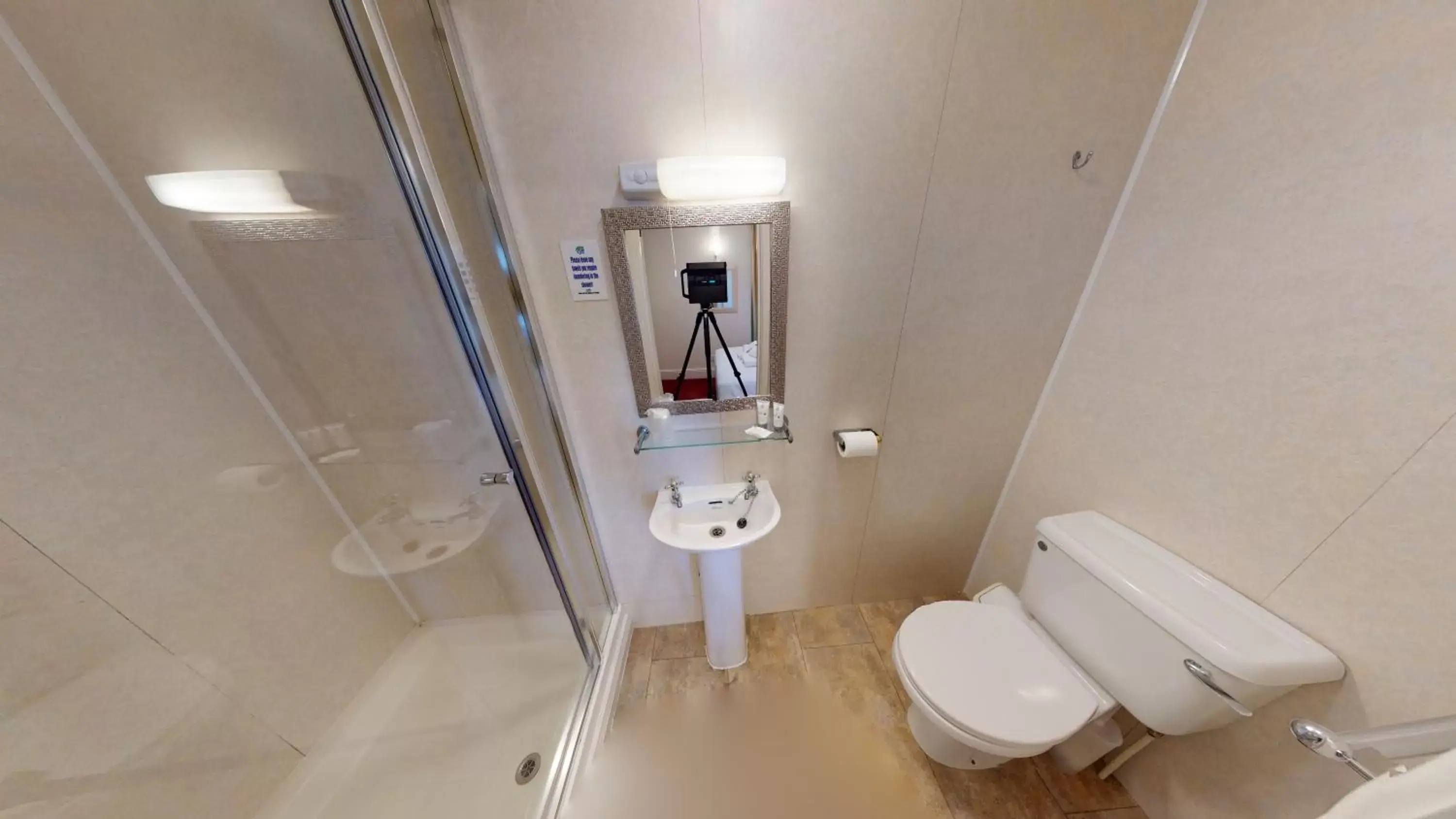 Shower, Bathroom in Marine Lodge