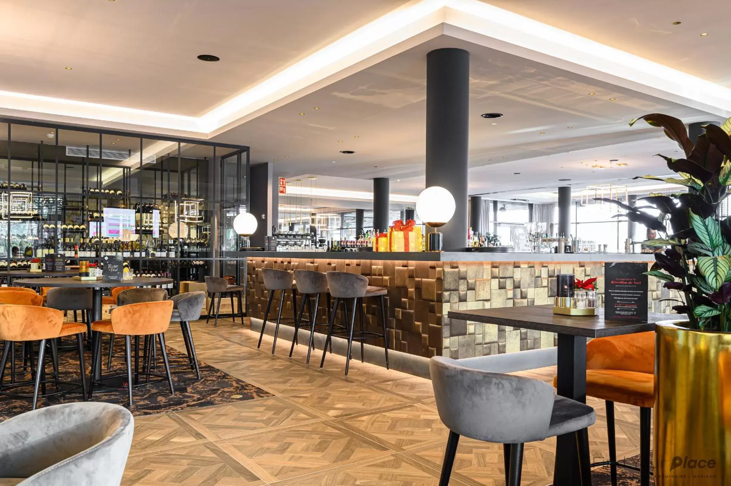 Lounge/Bar in Hotel Restaurant Van Der Valk Nivelles-Sud