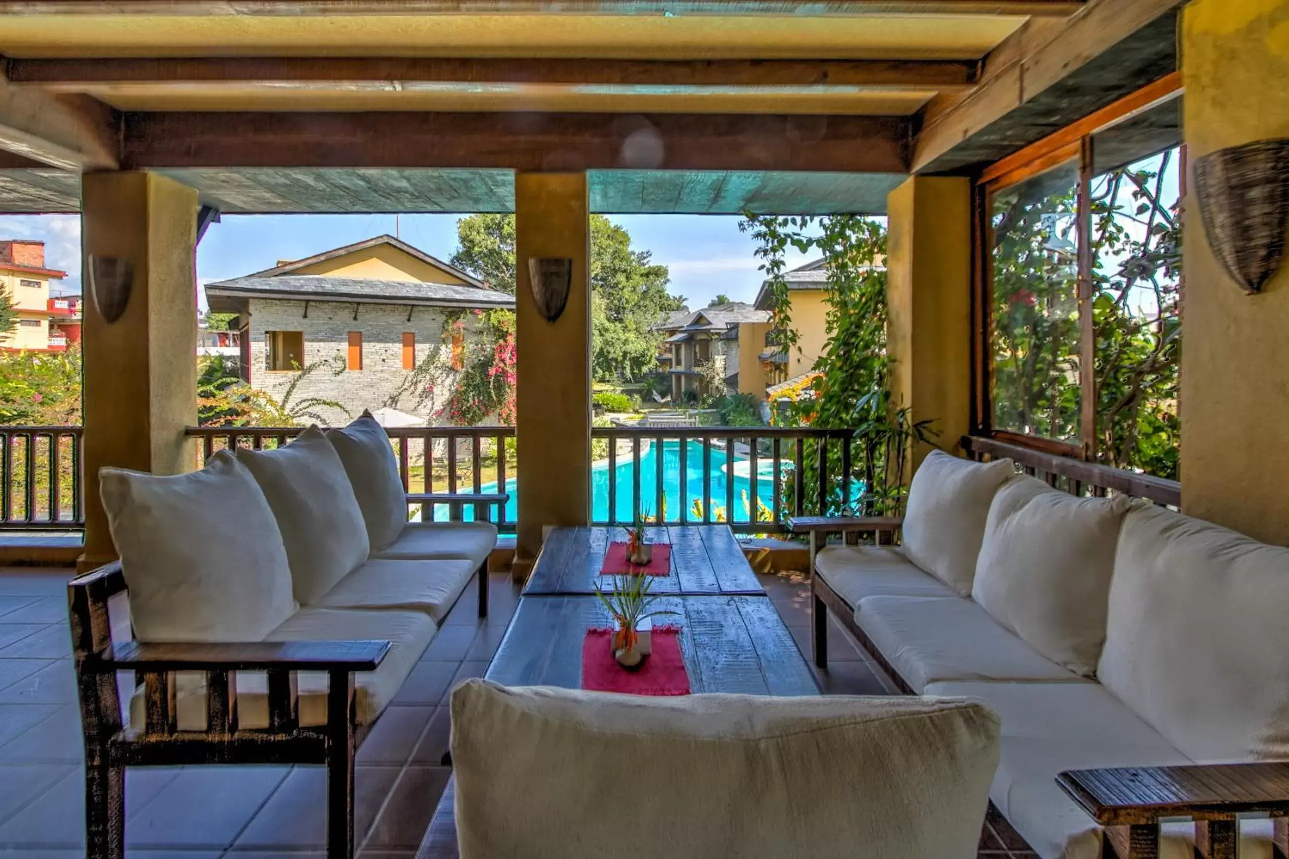 Nightclub / DJ, Seating Area in Temple Tree Resort & Spa