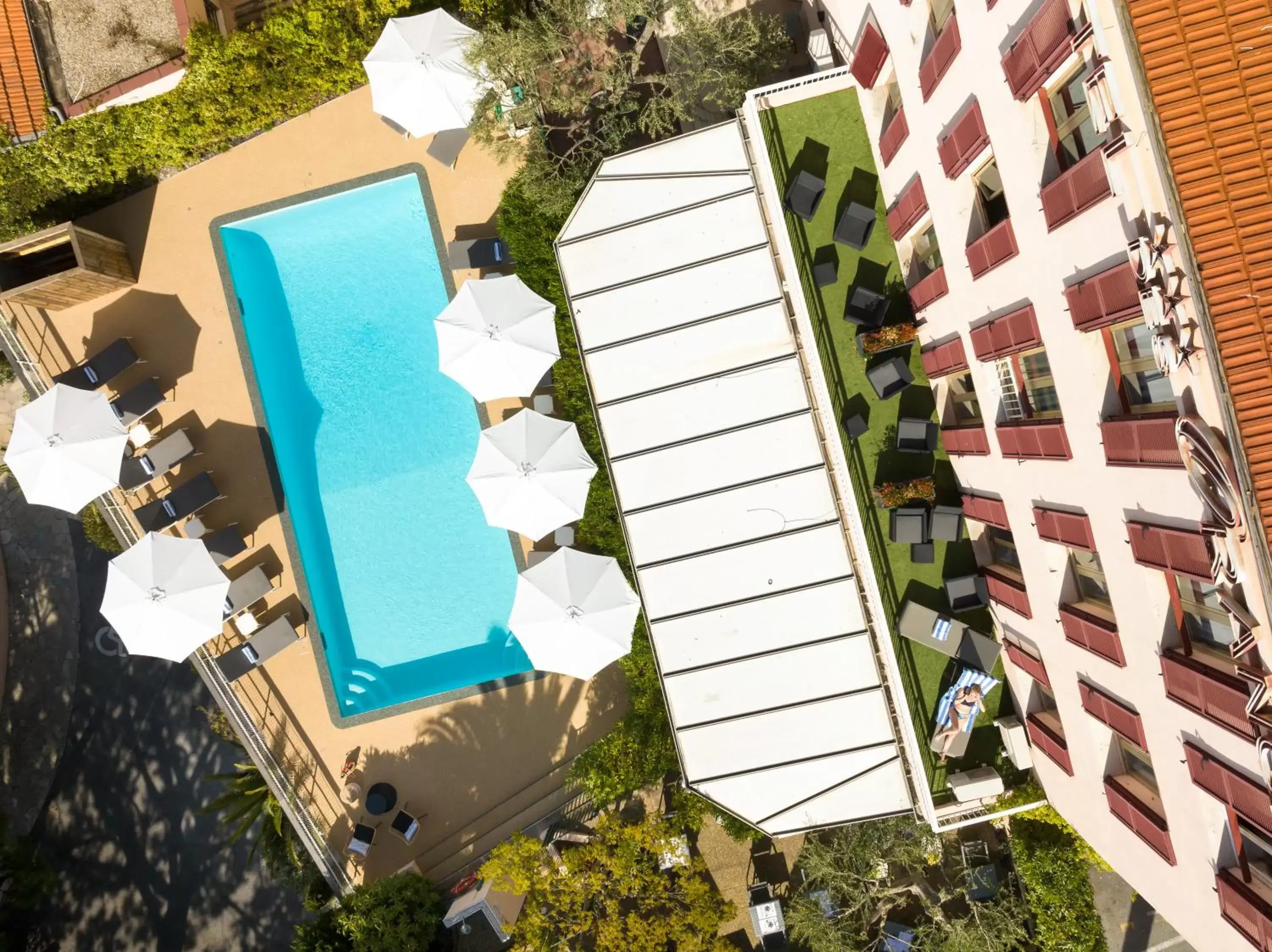 Property building, Pool View in The Originals Boutique, Hôtel des Orangers, Cannes (Inter-Hotel)