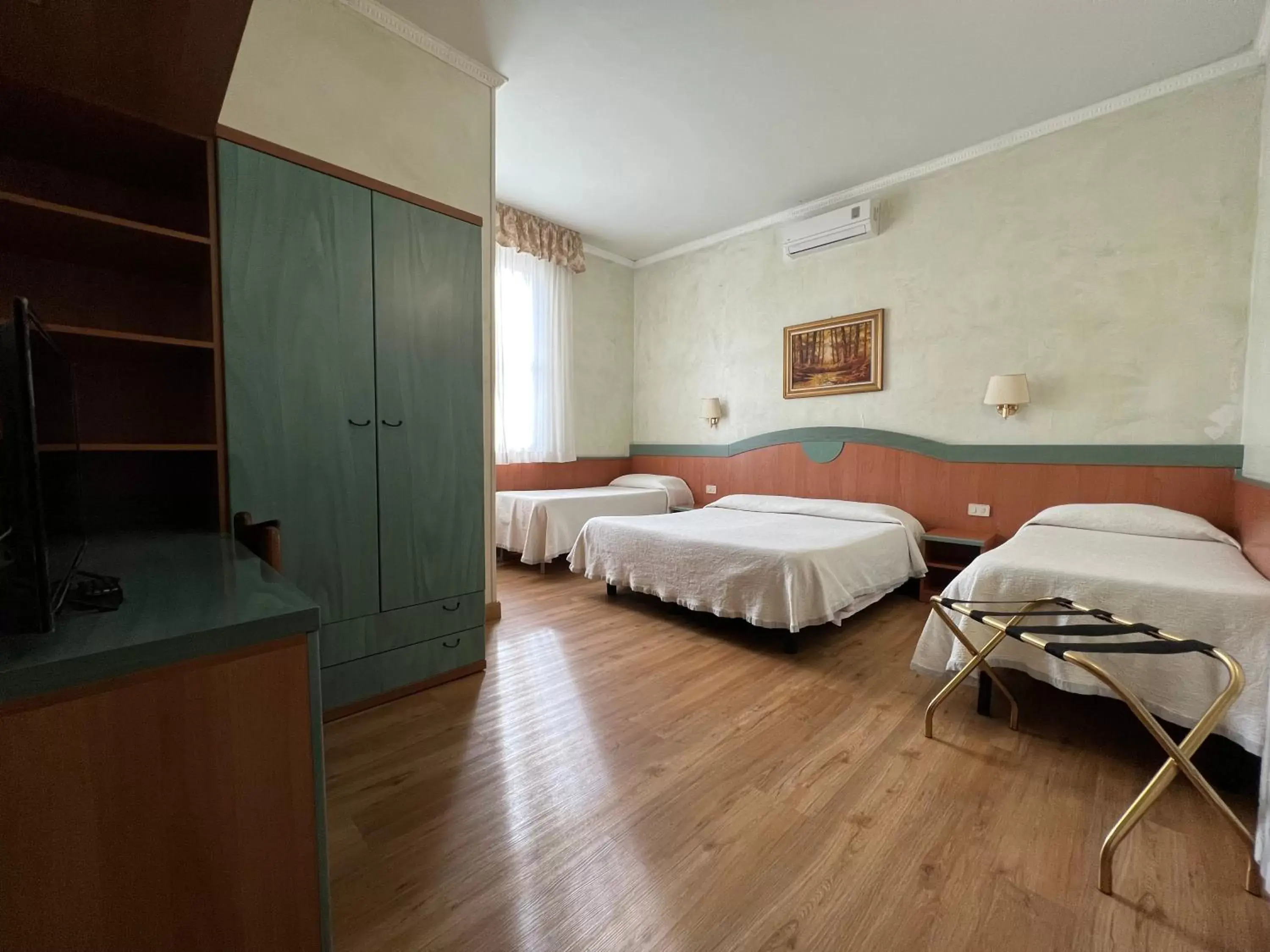 Photo of the whole room, Bed in Hotel Villa Primavera