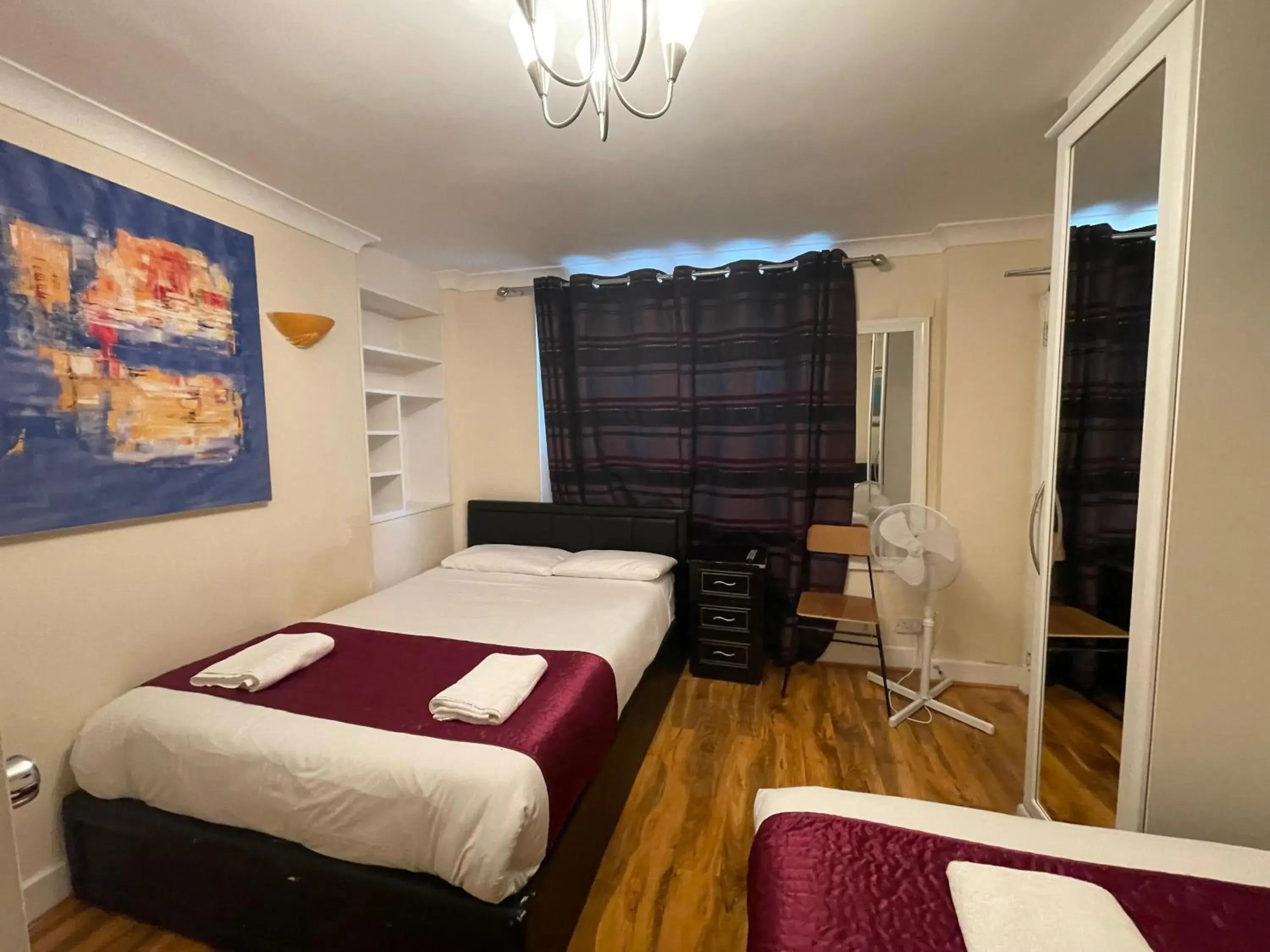 Photo of the whole room, Bed in Kings Cross Hotel London Photo of the whole room, Bed in Kings Cross Hotel London