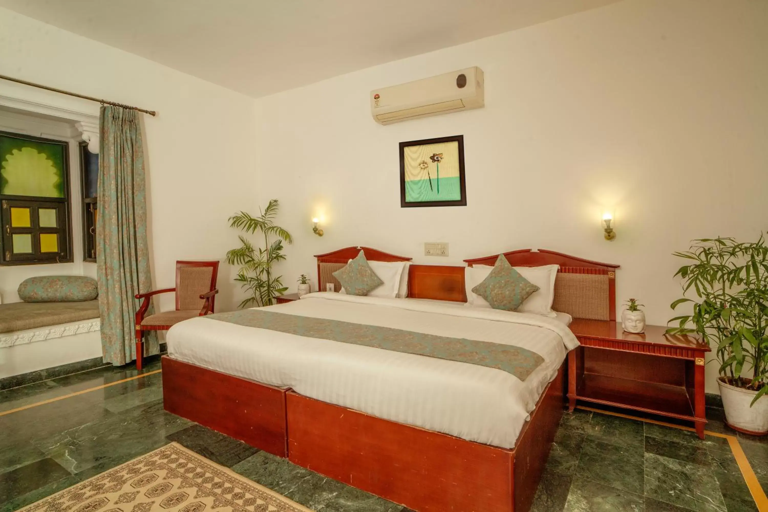 Photo of the whole room, Bed in Swaroop Vilas - Lake Facing Boutique Hotel