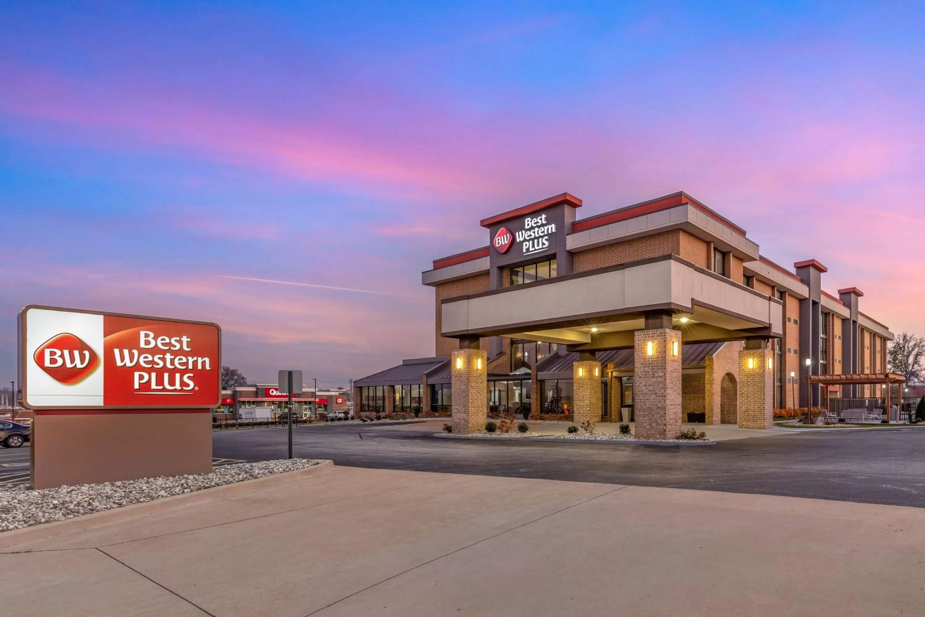 Property building in Best Western Plus St. Louis West-Westport