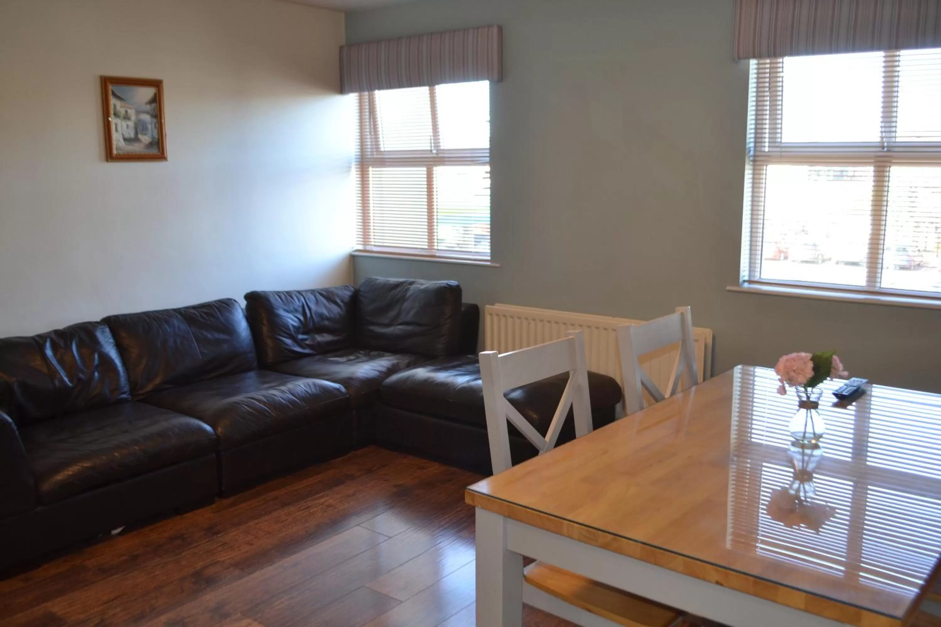 Living room in Walsh's Hotel and Apartments