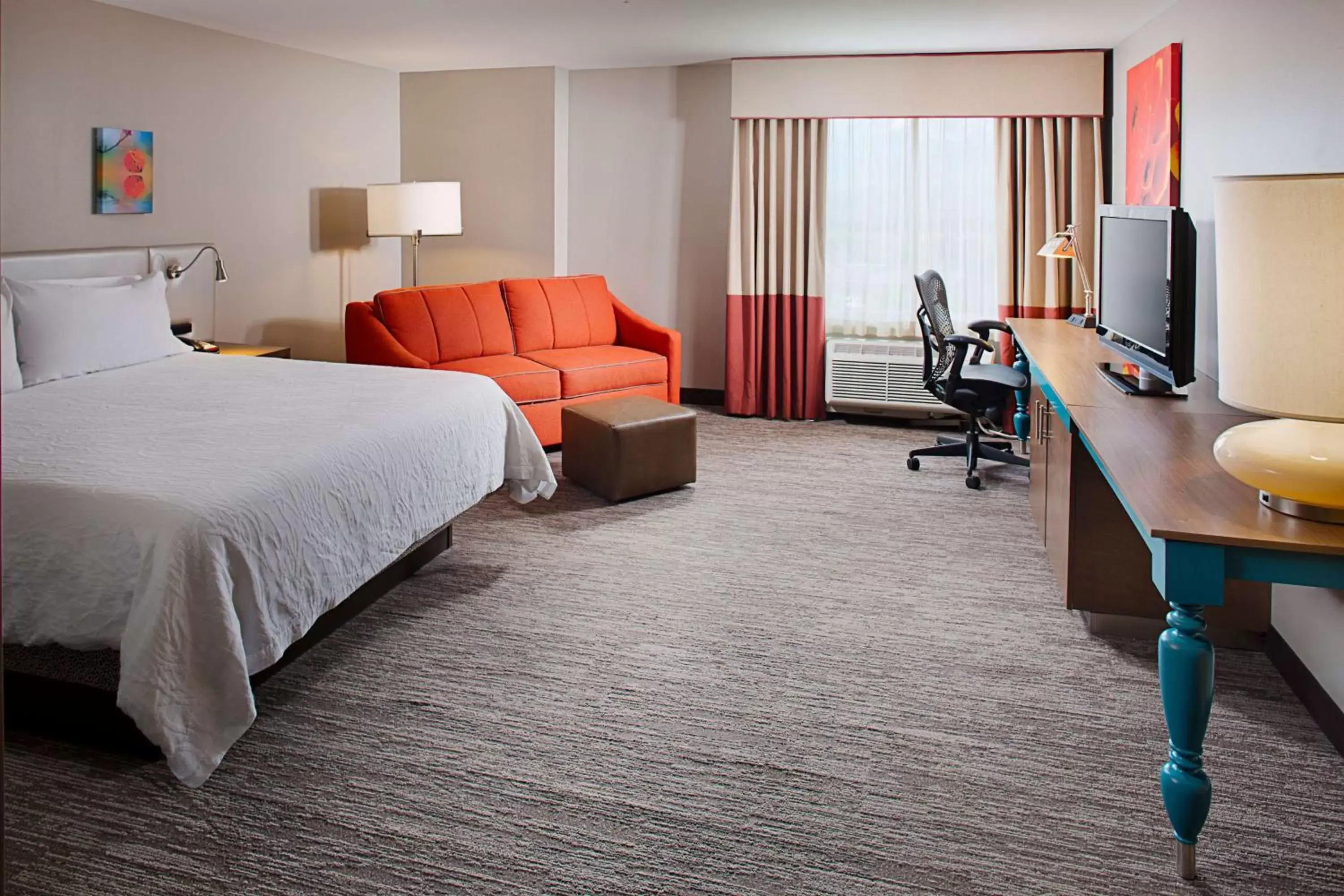 Bed in Hilton Garden Inn Colorado Springs