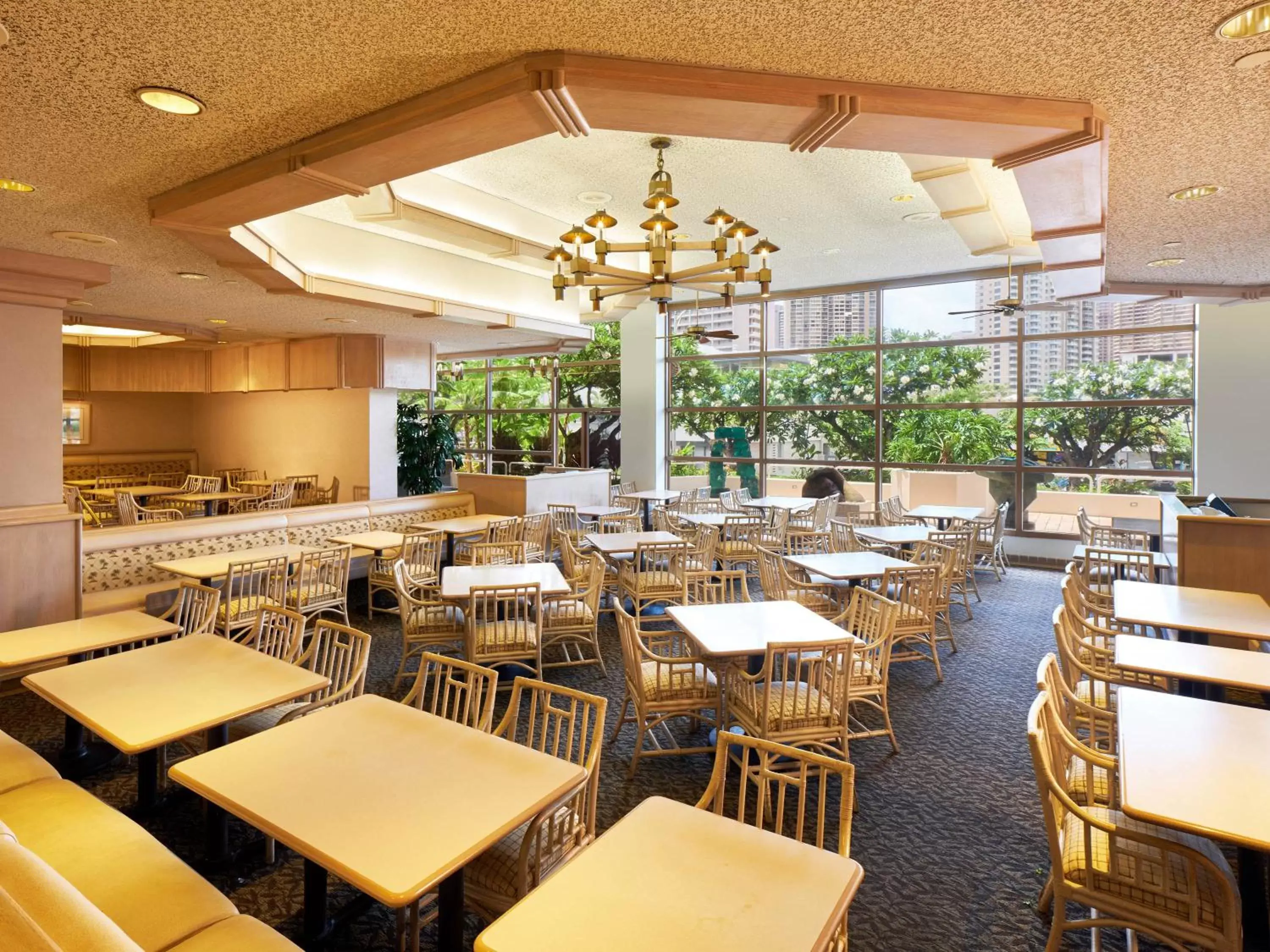 Restaurant/Places to Eat in Ala Moana Hotel - Resort Fee Included