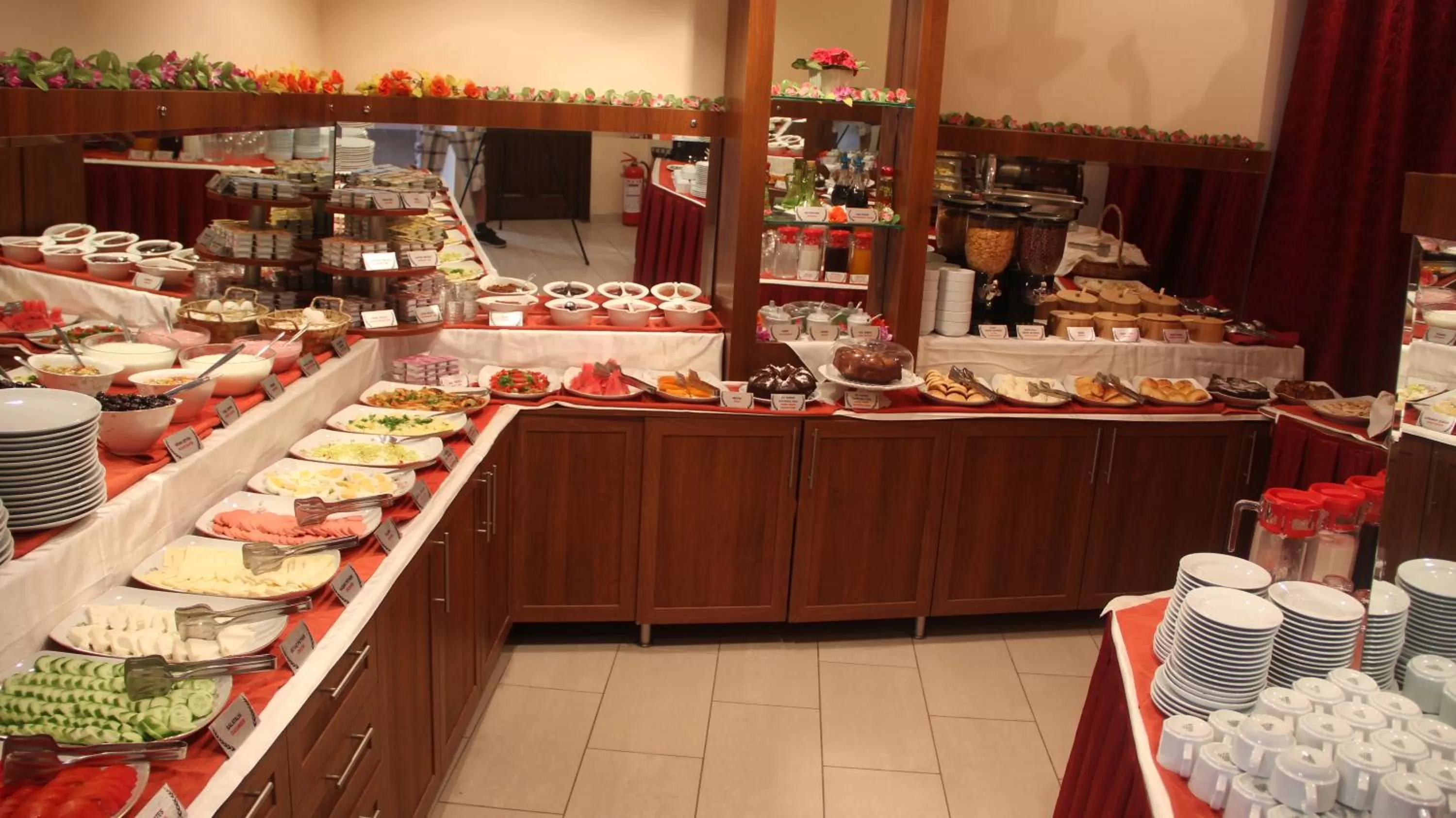 Restaurant/places to eat in Kervansaray Canakkale Hotel - Special Category