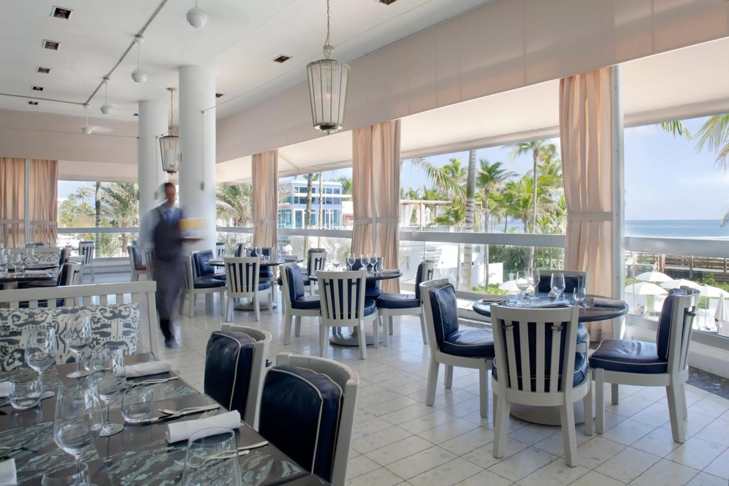 Restaurant/Places to Eat in Fontainebleau Miami Beach