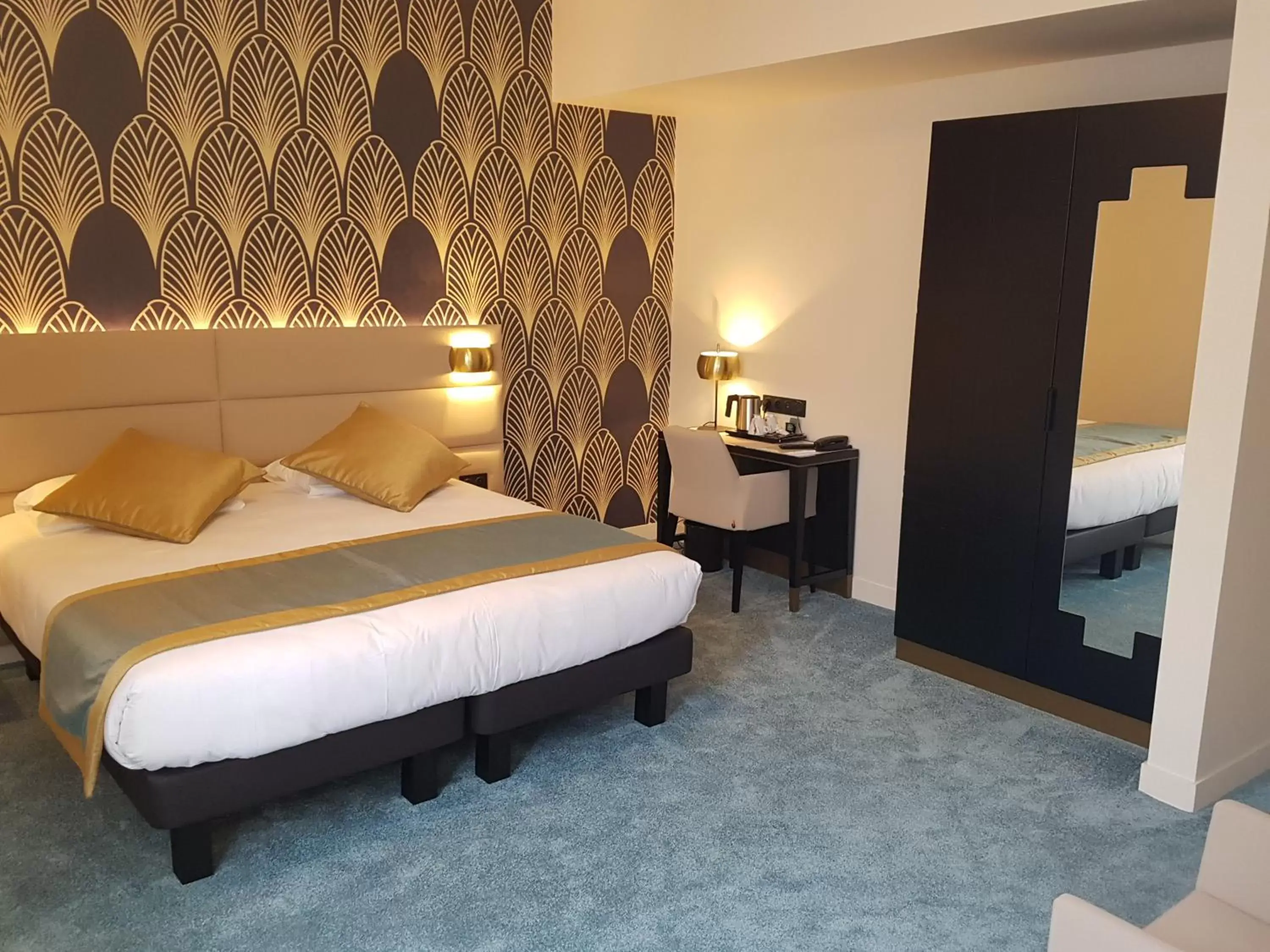 Bed in Best Western Hôtel Journel Paris Sud Bed in Best Western Hôtel Journel Paris Sud