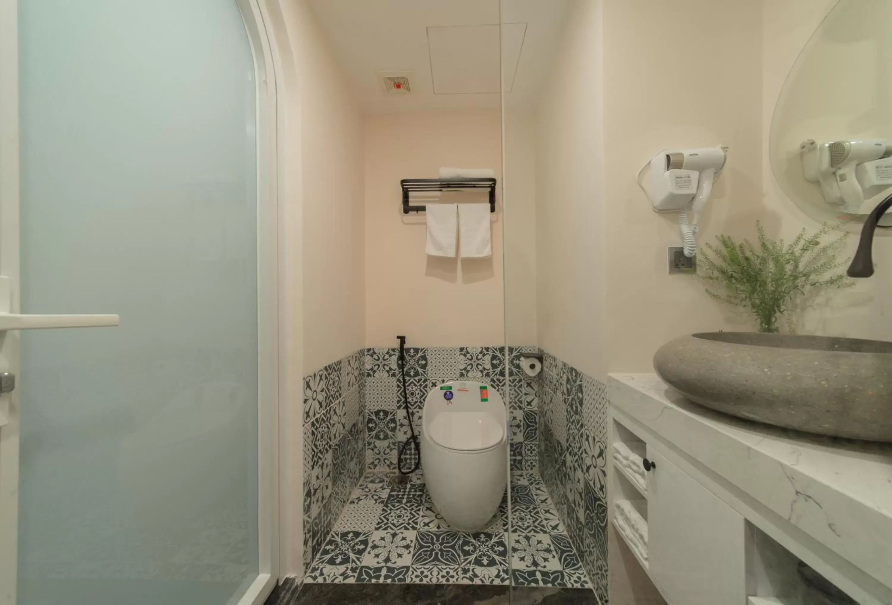 Toilet, Bathroom in Pavillon Garden Hotel Nha Trang