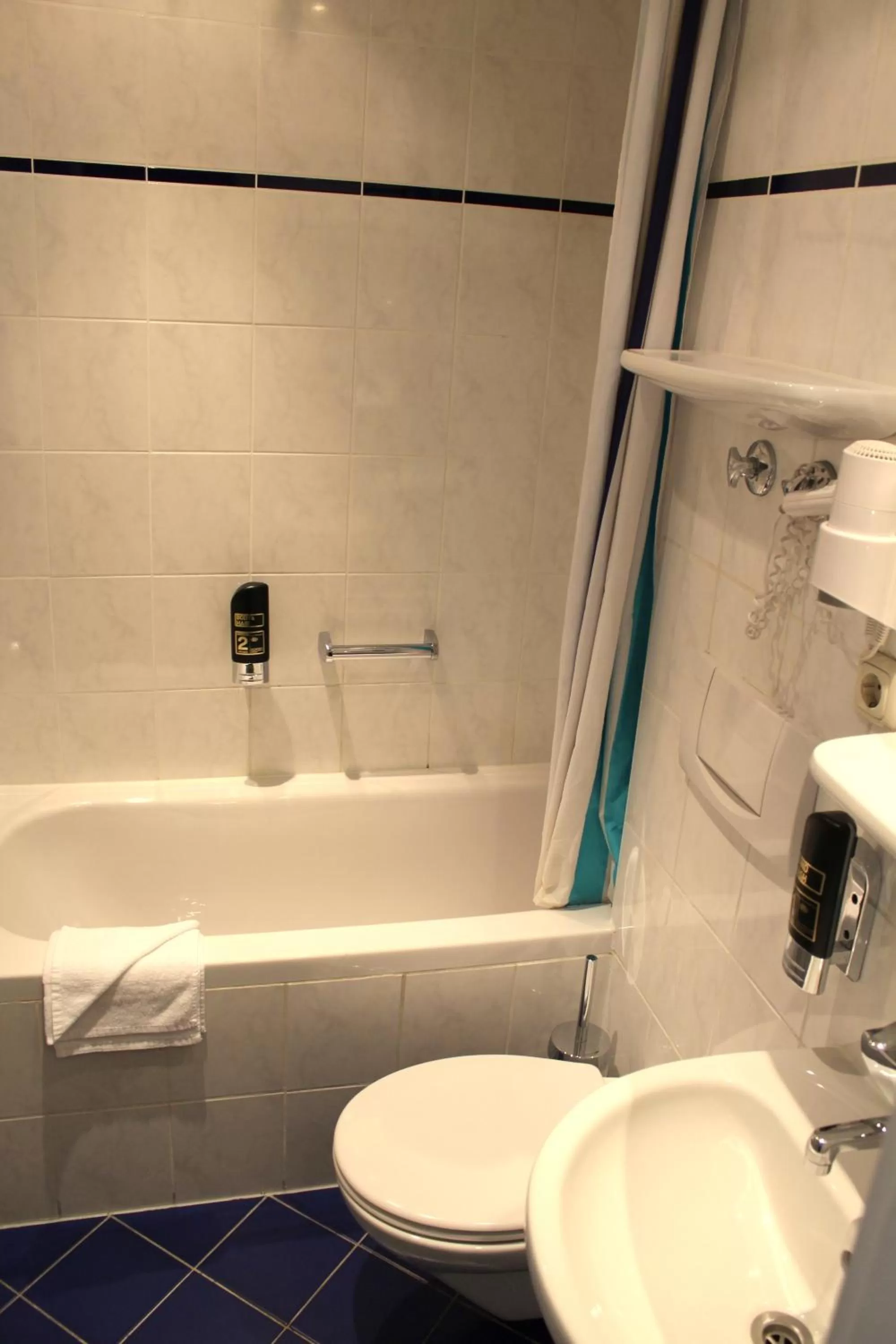 Bathroom in NP Hotel Wallis