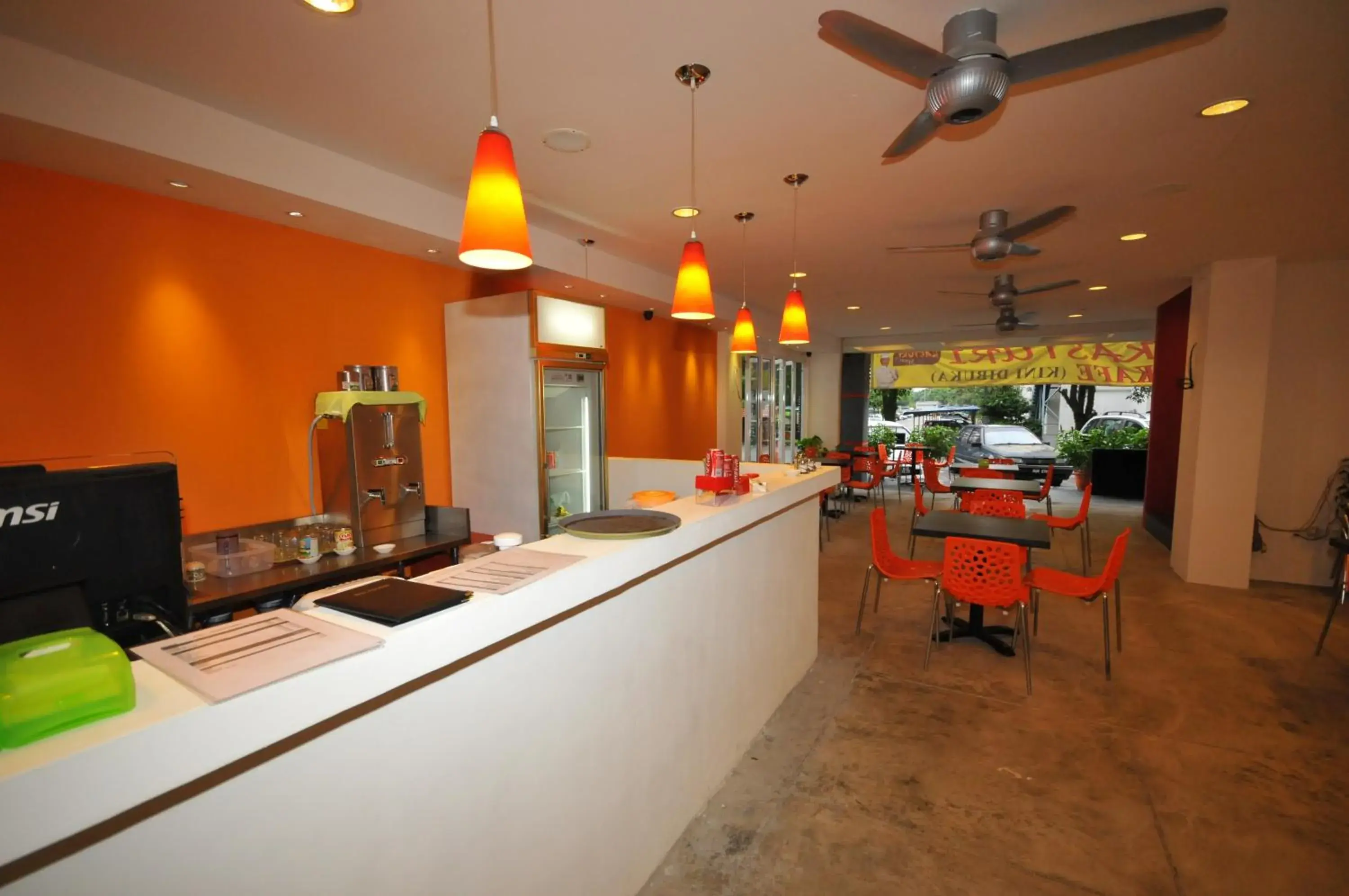 Restaurant/places to eat, Lobby/Reception in M Design Hotel - Pandan Indah