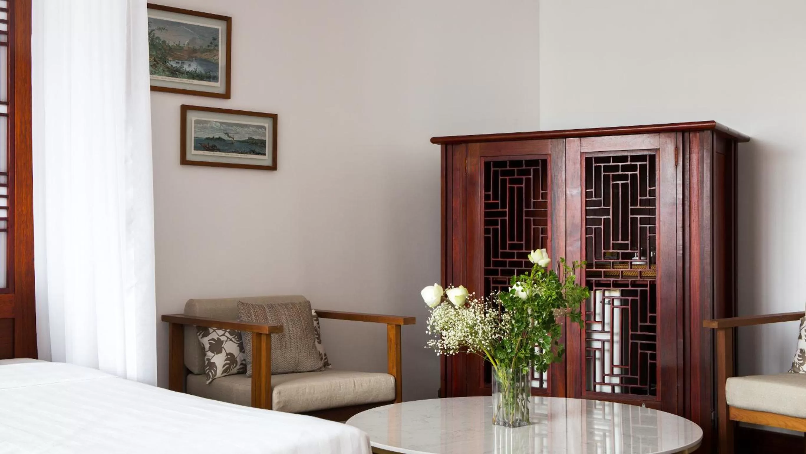 Seating area, Bed in Amanjaya Pancam Suites Hotel