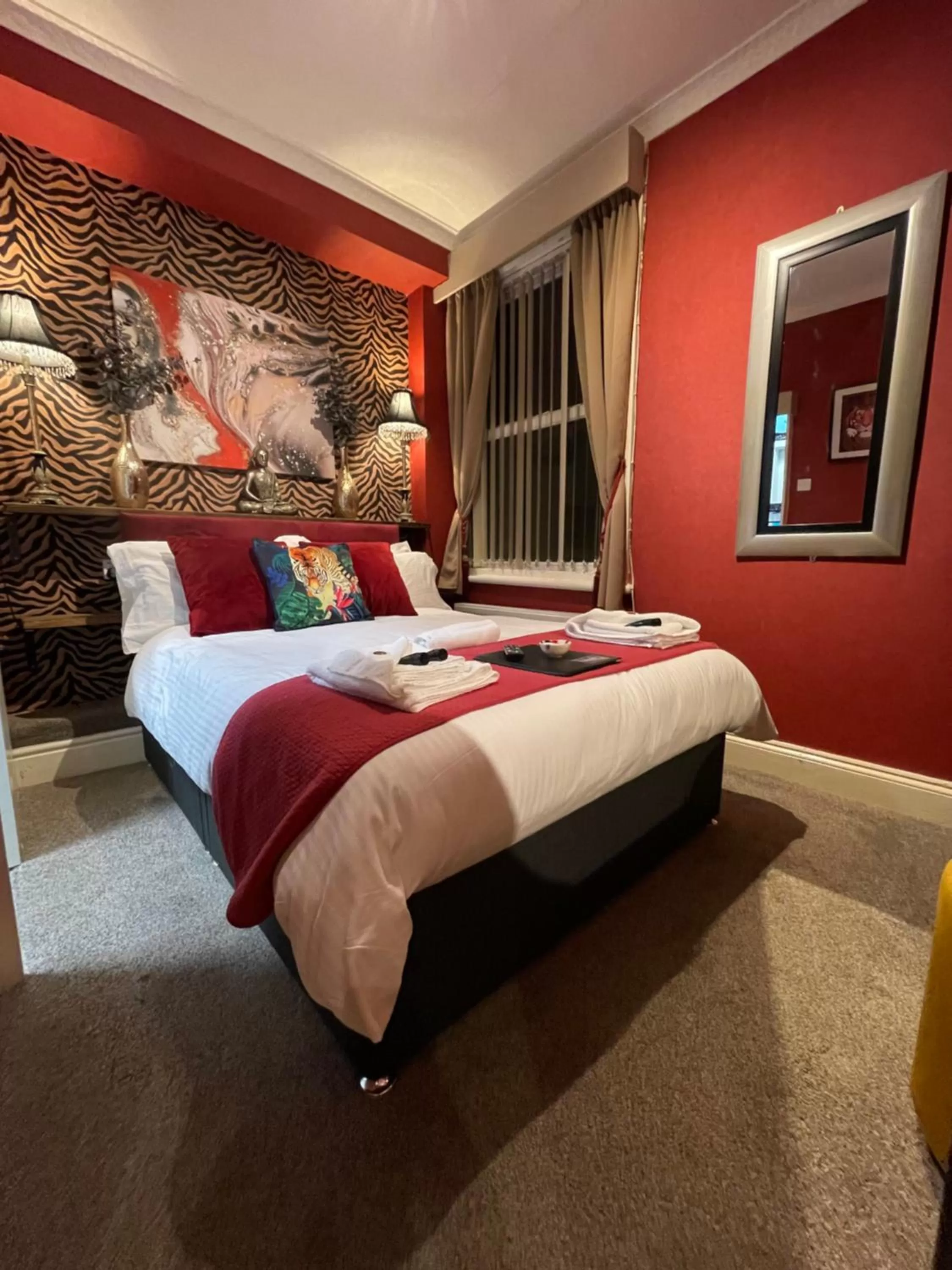 Bed in Delovely Hotel