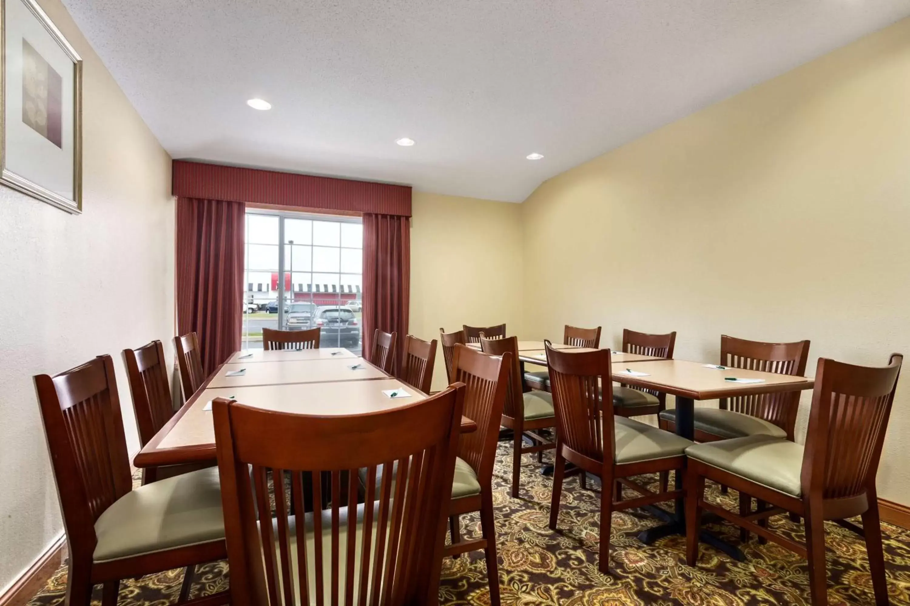 On site, Restaurant/Places to Eat in Country Inn & Suites by Radisson, Marion, OH