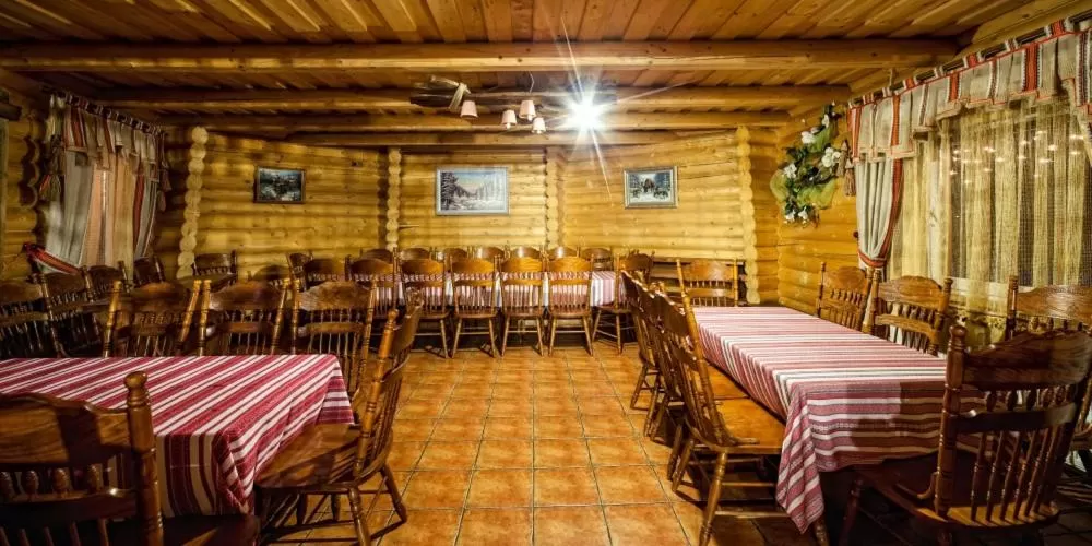 Restaurant/places to eat in Olga Deluxe