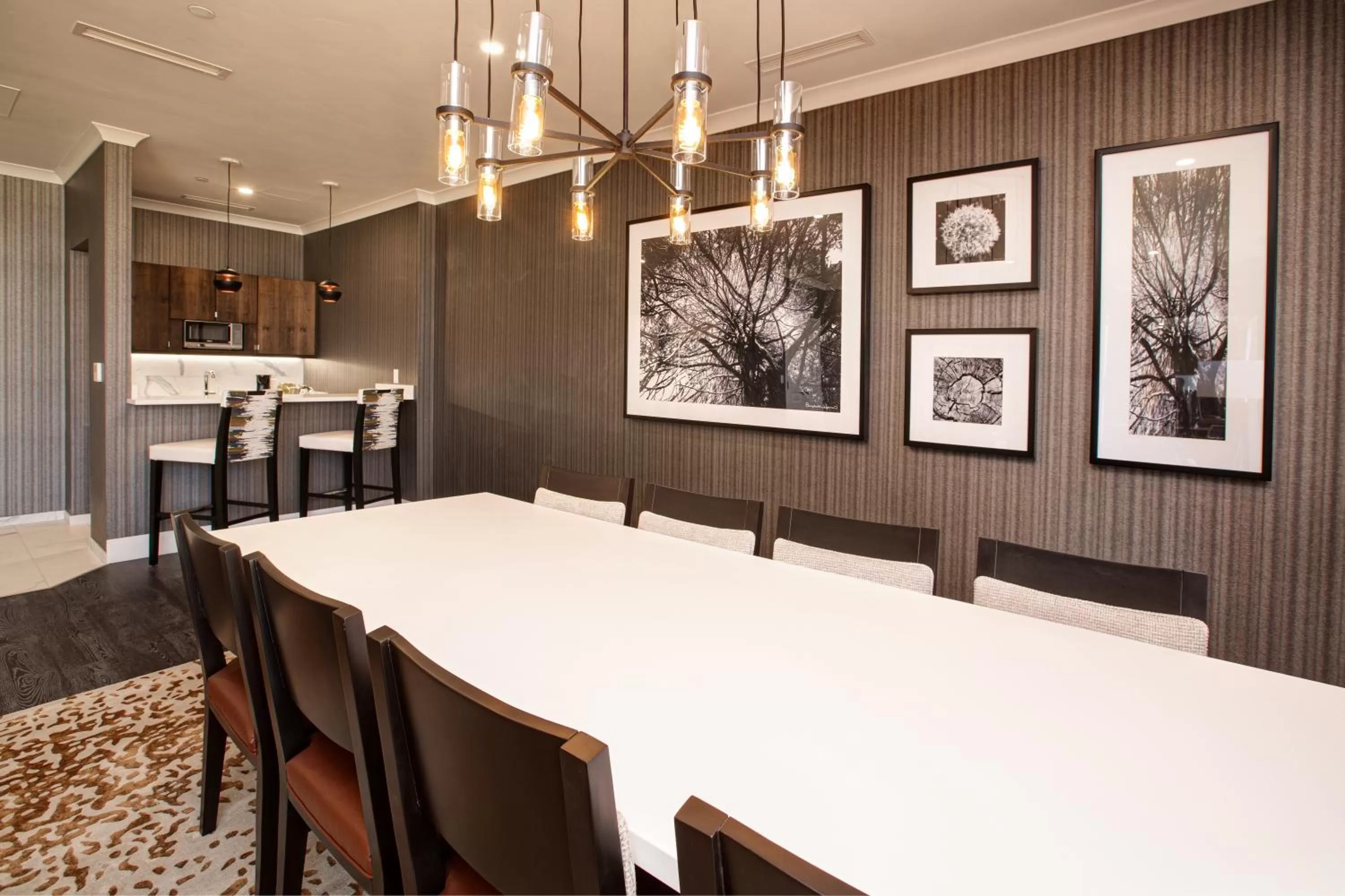 Dining area in J Resort