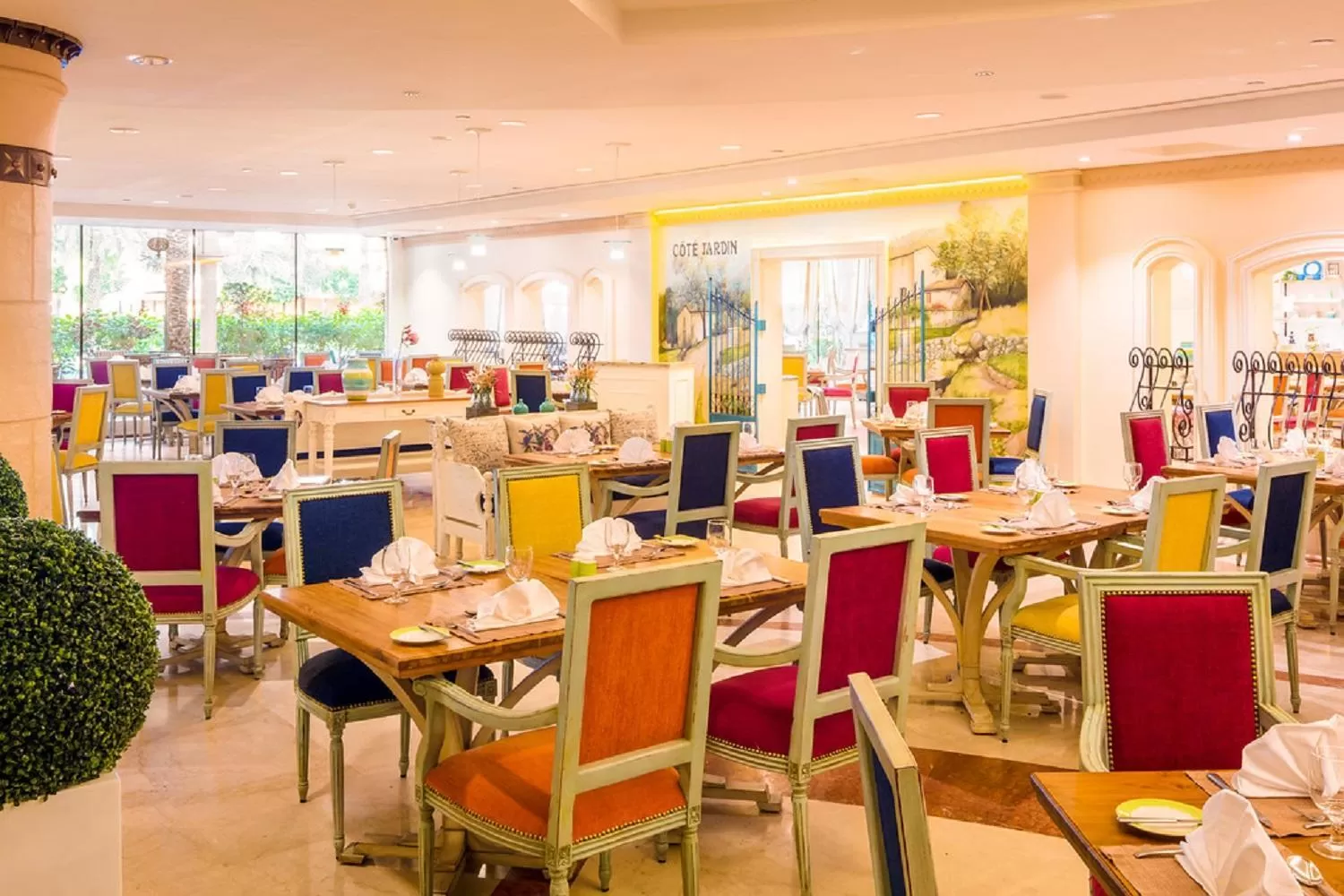 Restaurant/places to eat in Coral Beach Resort Sharjah