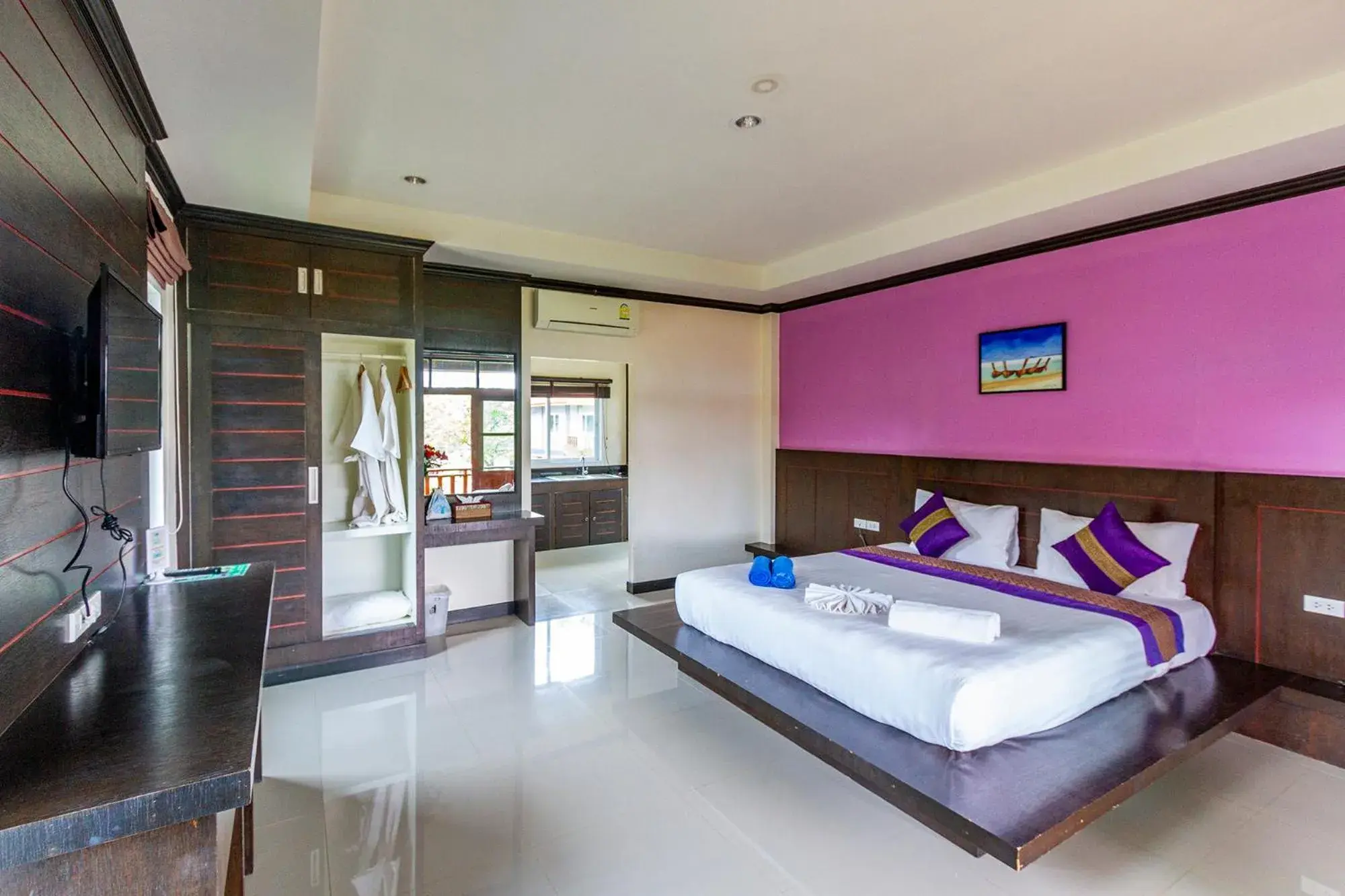 Bedroom in Lanta Lapaya Resort