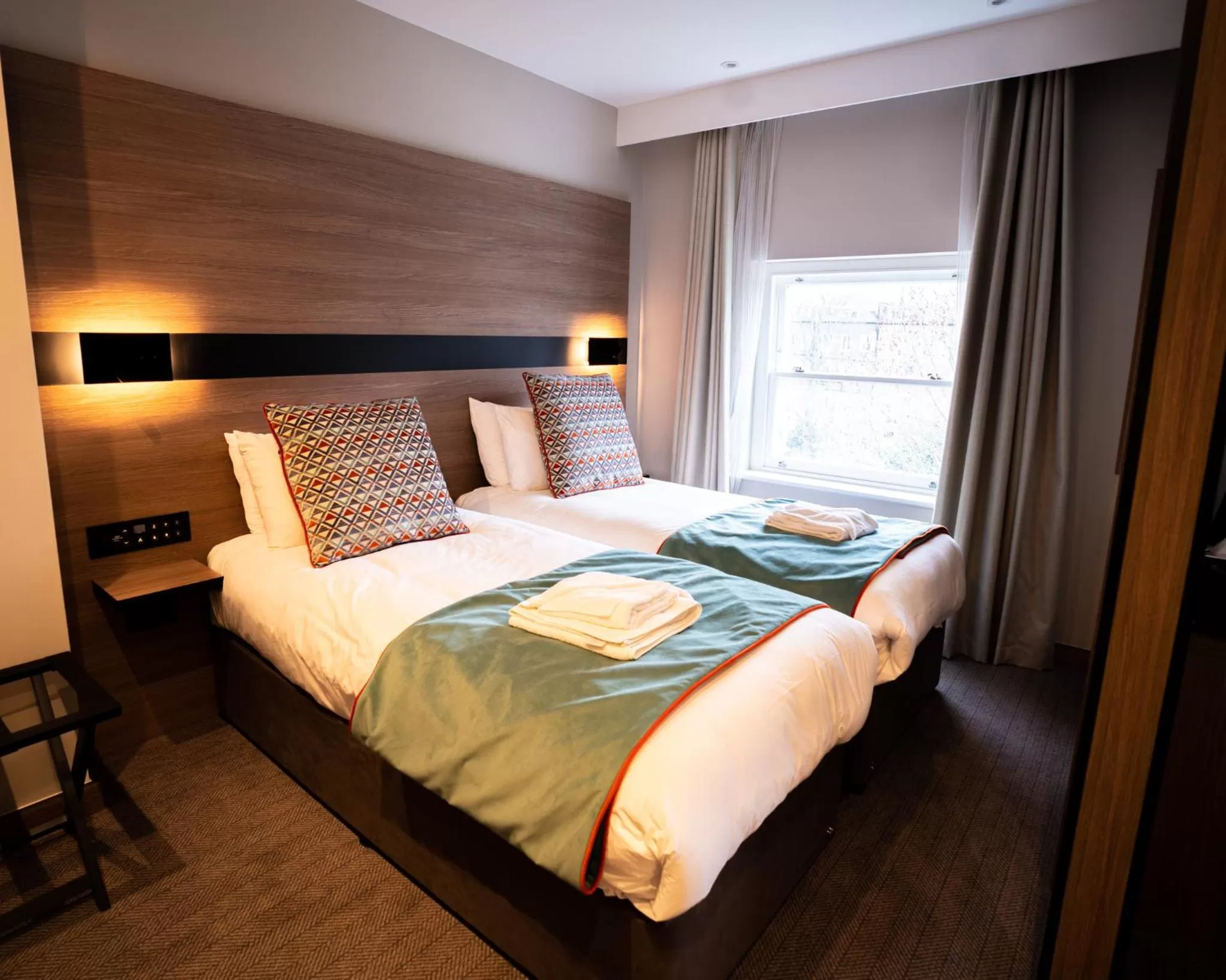 Bedroom, Bed in Merit Kensington Hotel