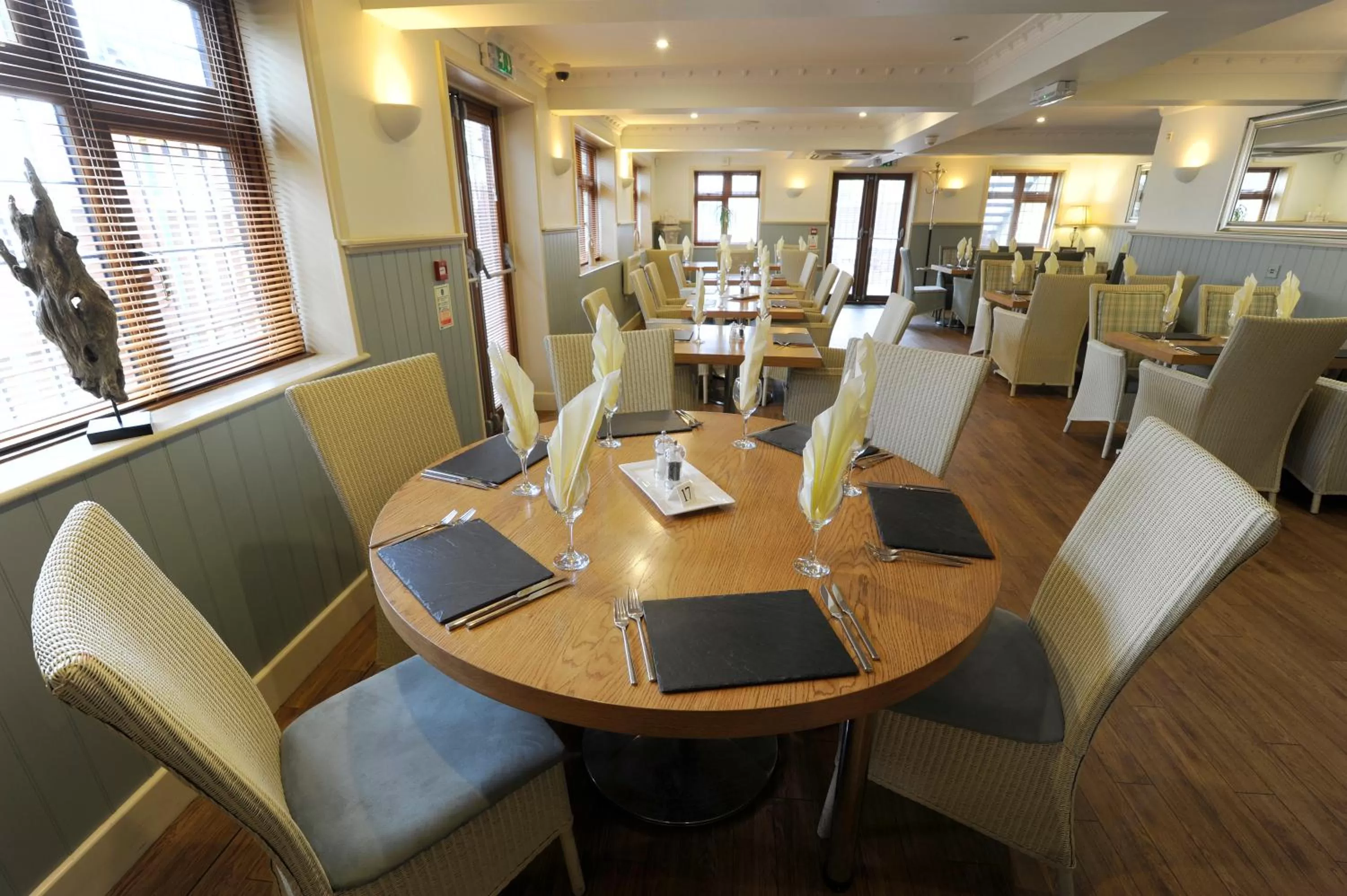 Restaurant/places to eat in The Elm Tree Inn