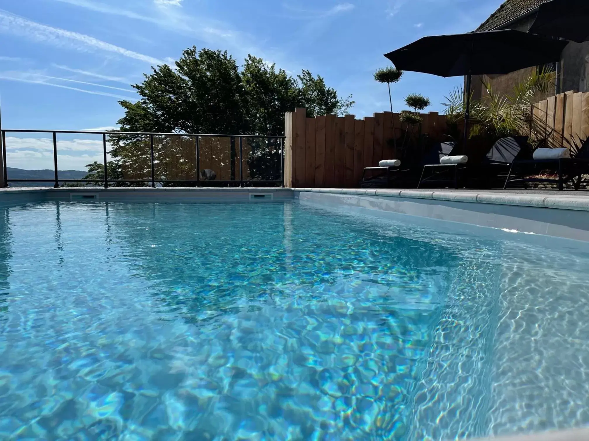 Swimming Pool in Logis Au Vieux Morvan