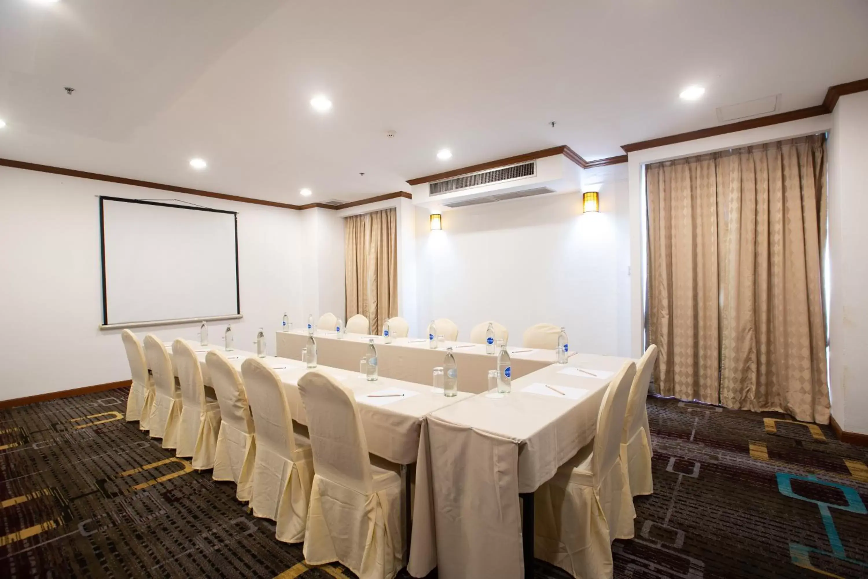 Meeting/conference room in CH Hotel