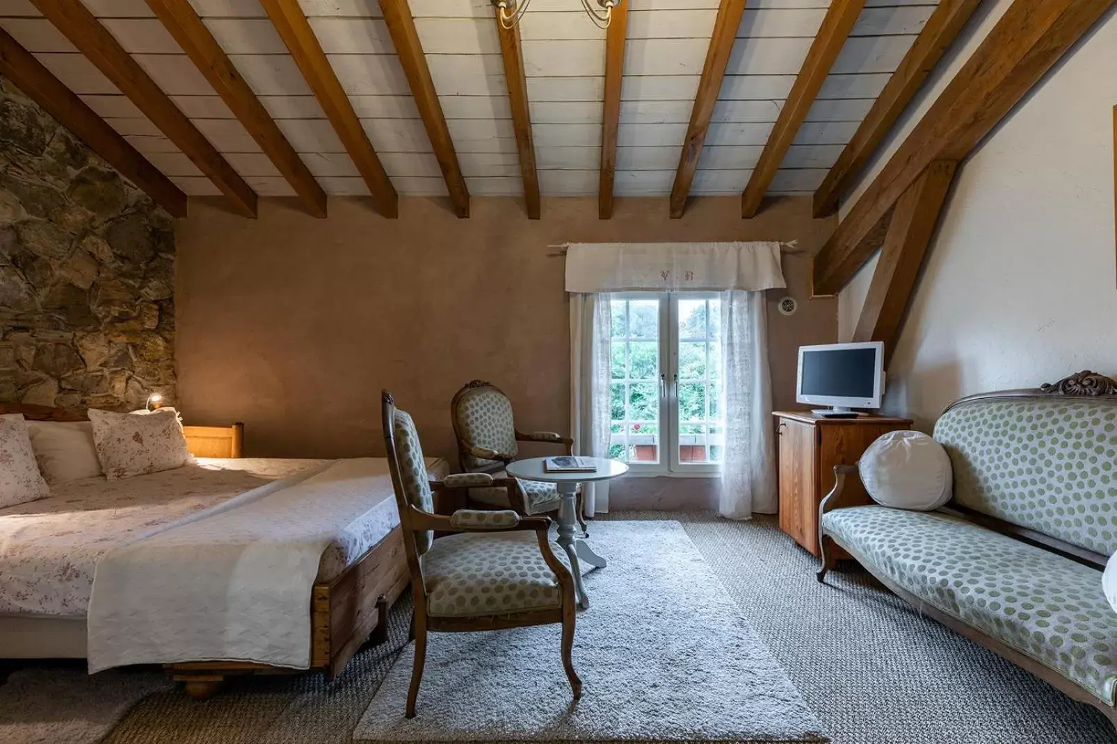 Bedroom, Seating Area in Domaine de Bassilour