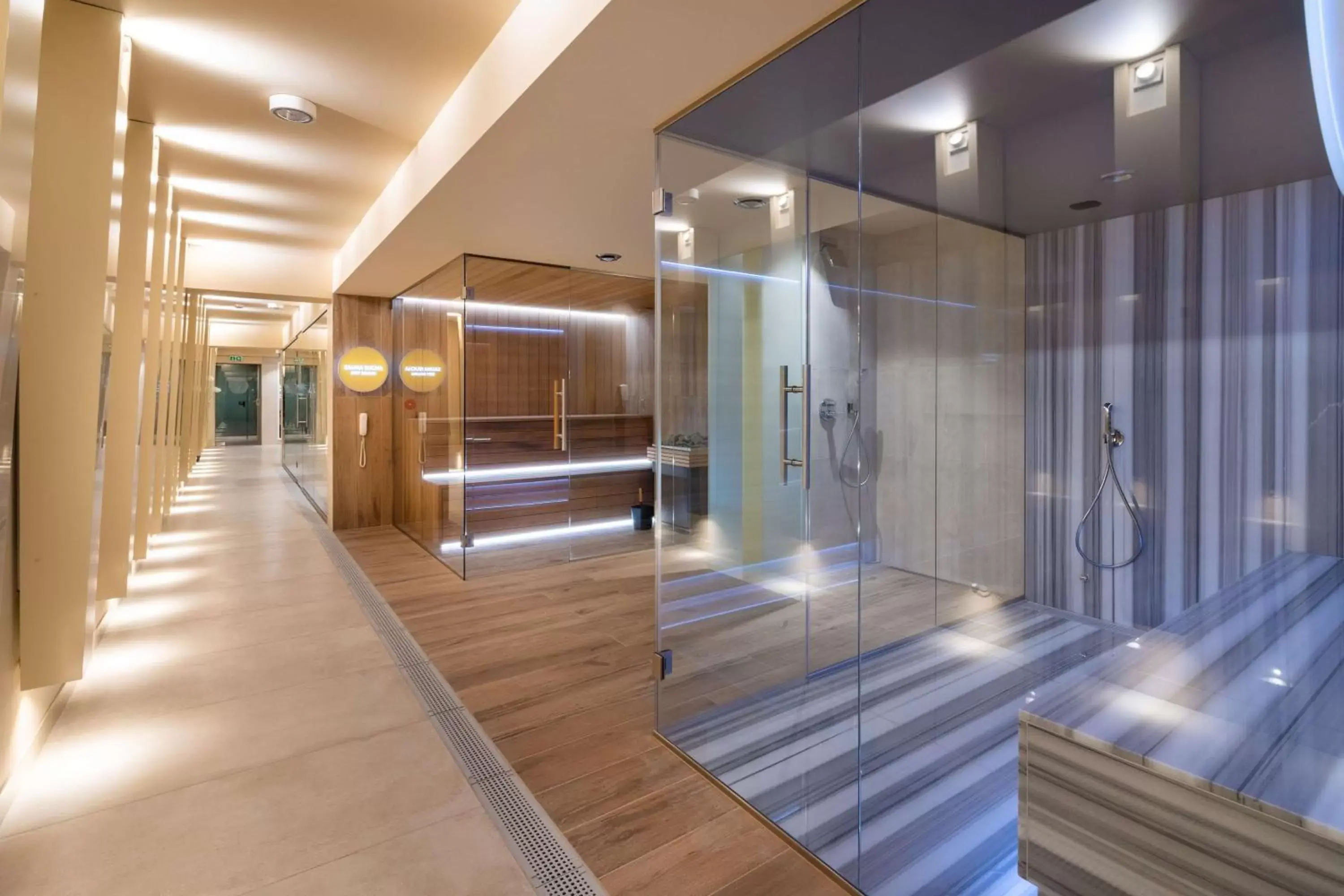 Spa and wellness centre/facilities, Bathroom in Best Western Hotel Cristal