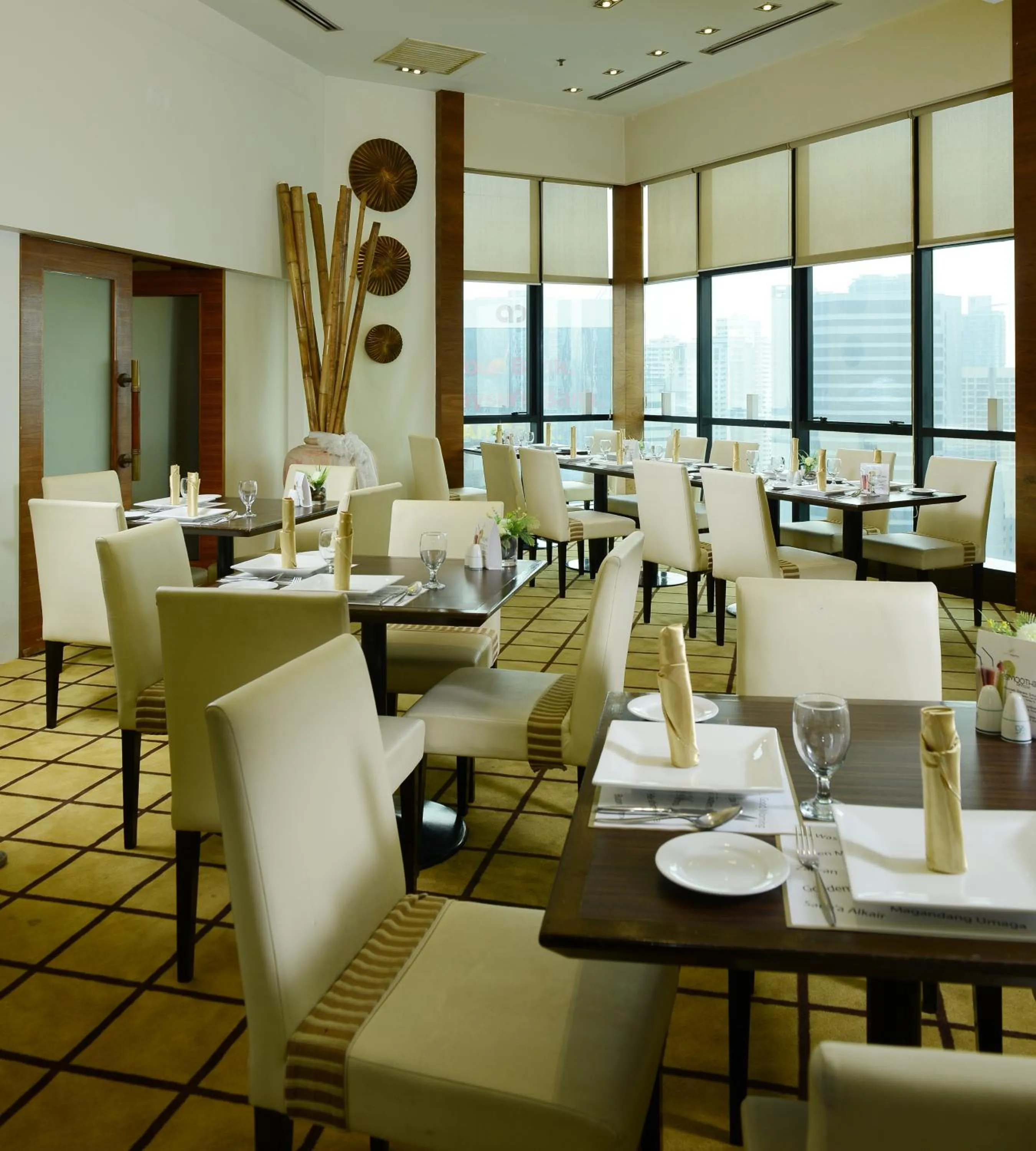 Restaurant/places to eat in Pacific Regency Hotel Suites