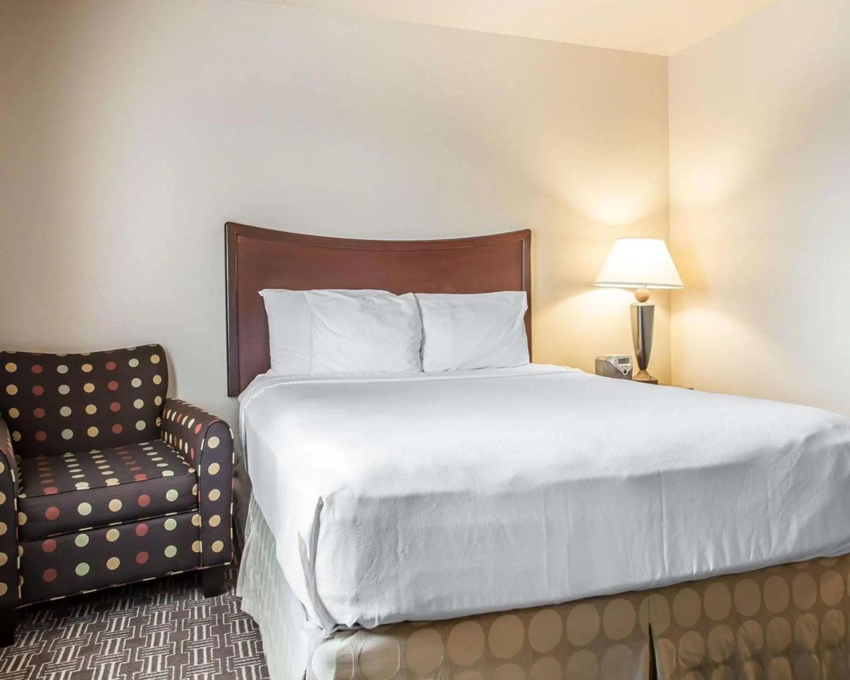 Bedroom, Bed in MainStay Suites St Robert-Fort Leonard Wood