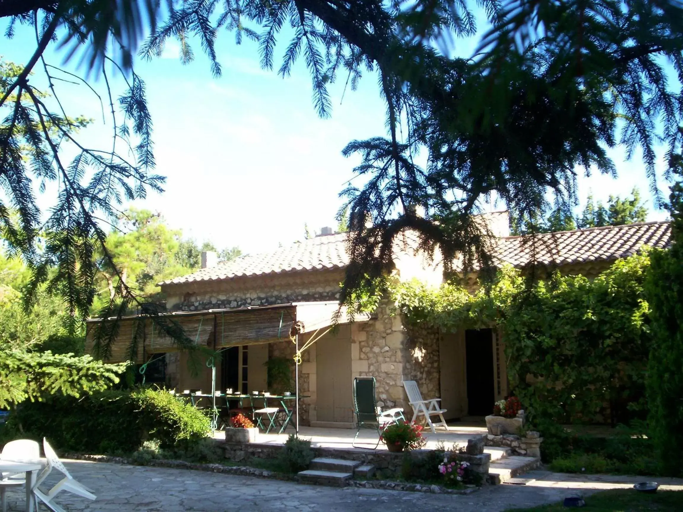 Facade/entrance, Property Building in Mas Grimaud - Gîte- Studio et chambres d'hôtes familiales