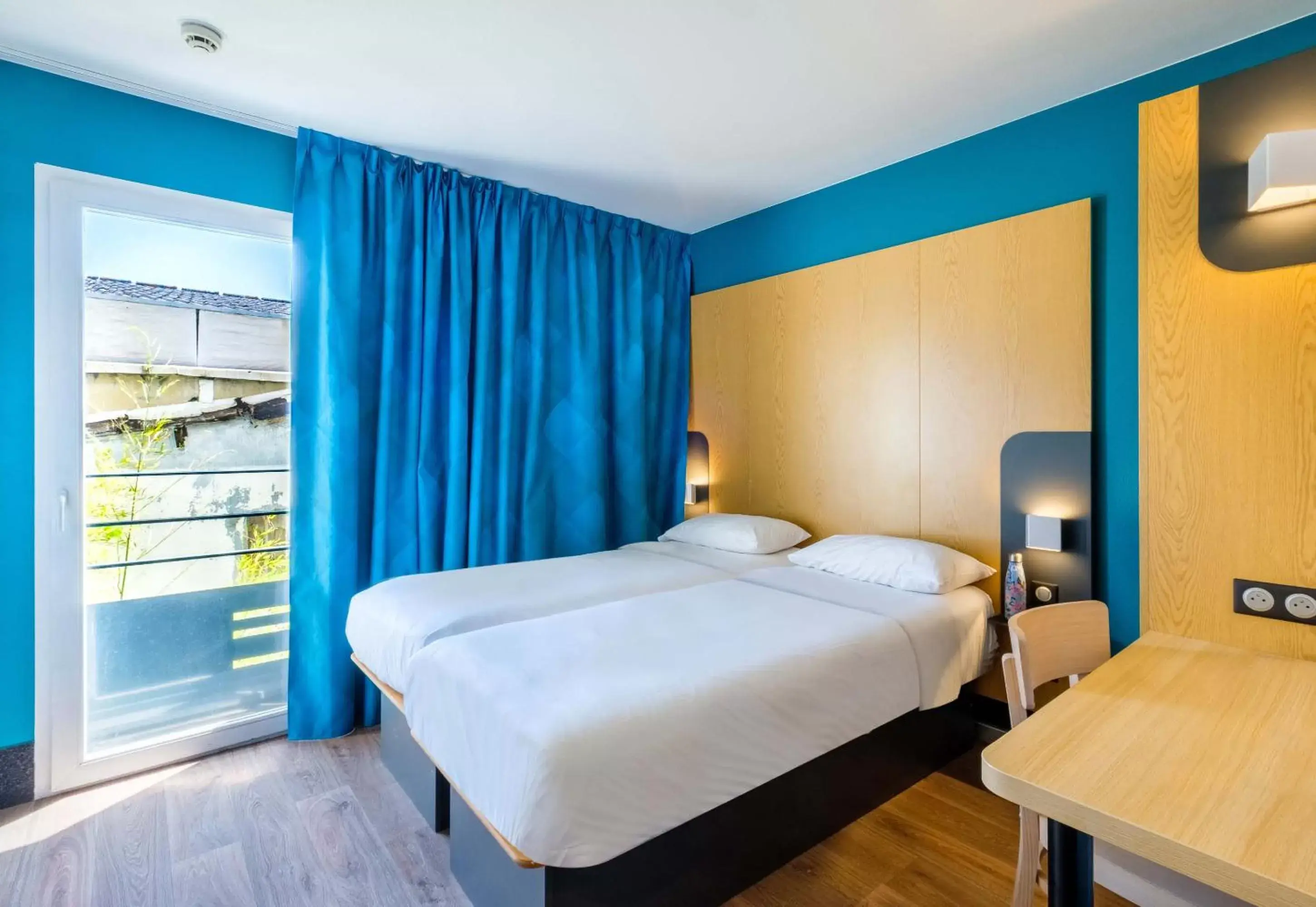 Bedroom, Bed in B&B HOTEL Cannes La Bocca Plage