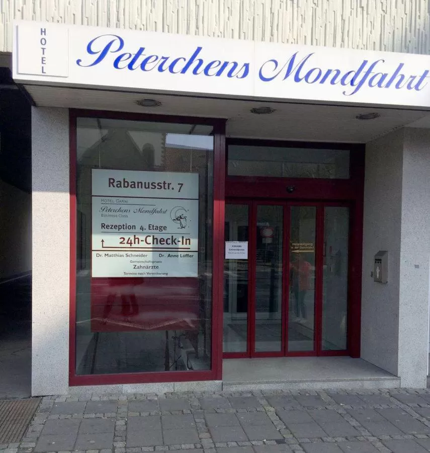 Facade/entrance in Hotel Peterchens Mondfahrt