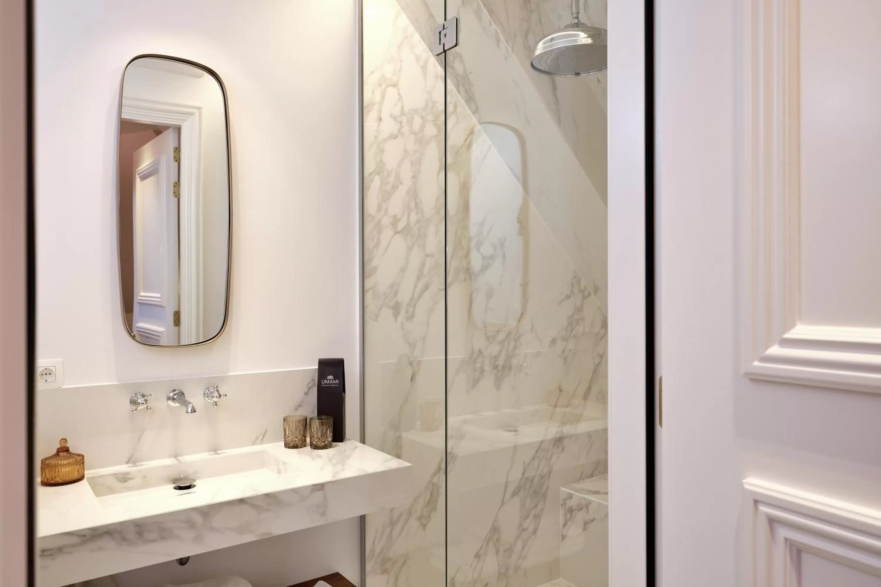 Shower in De Lindenhoeve Boutique Hotel