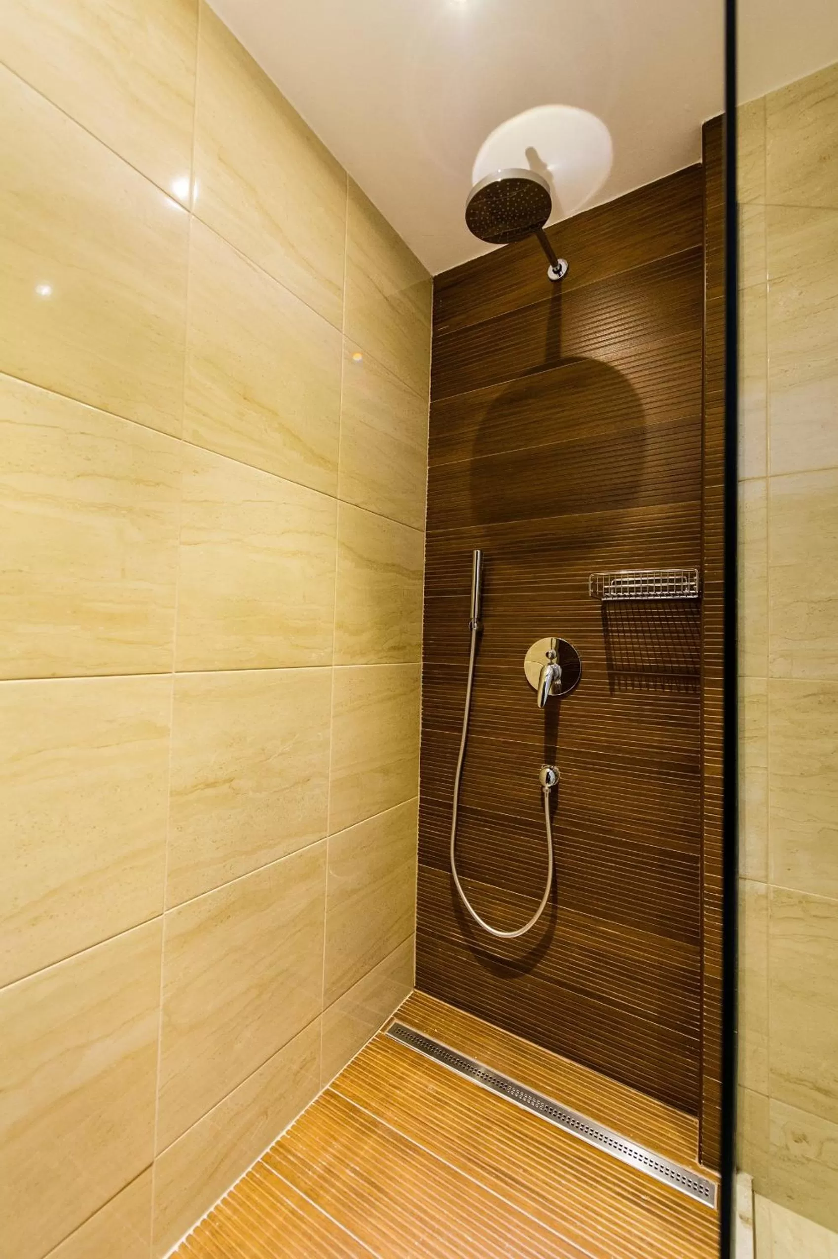 Shower in City Hotel Mostar