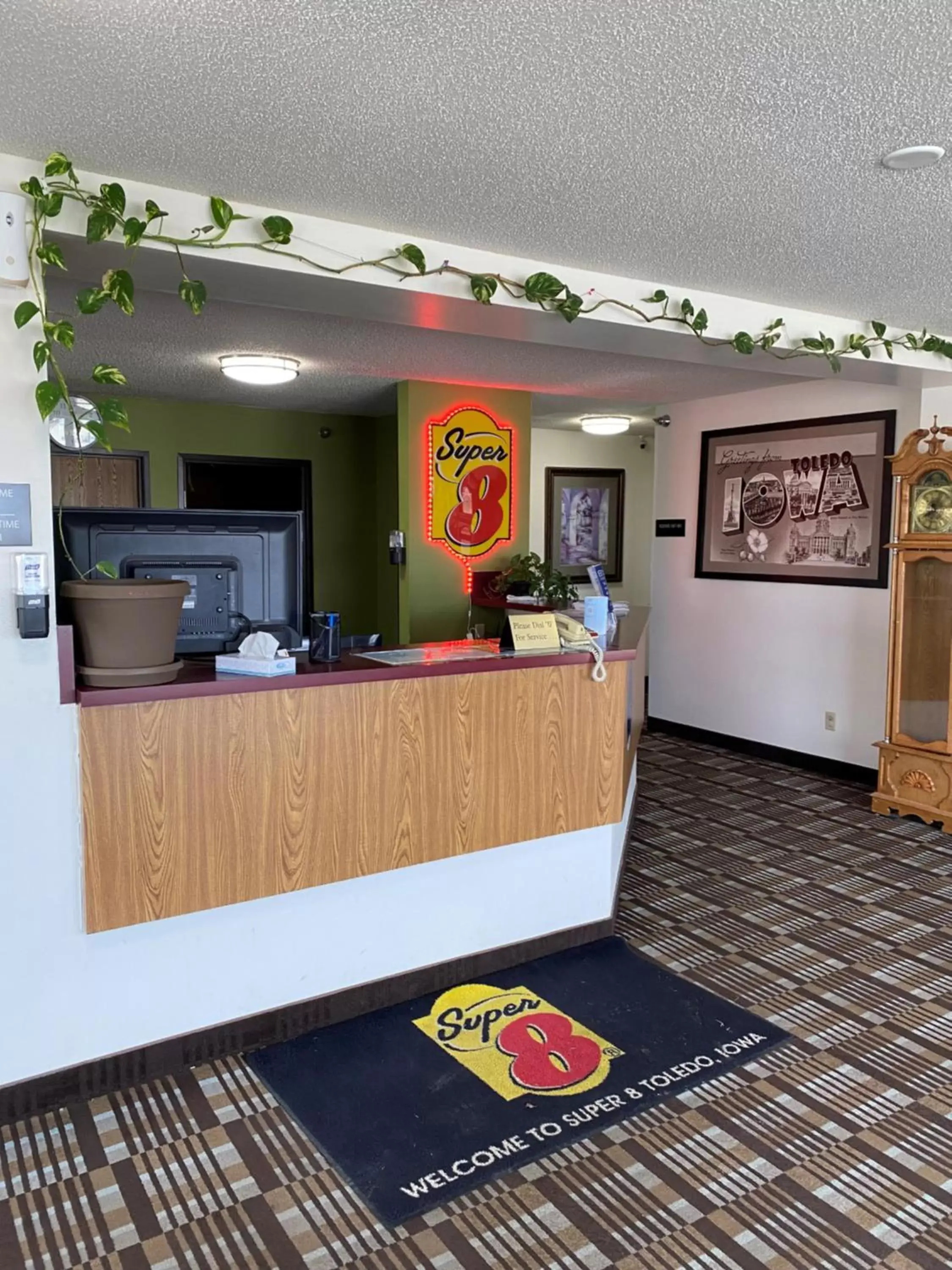 Lobby or reception, Lobby/Reception in Super 8 by Wyndham Toledo